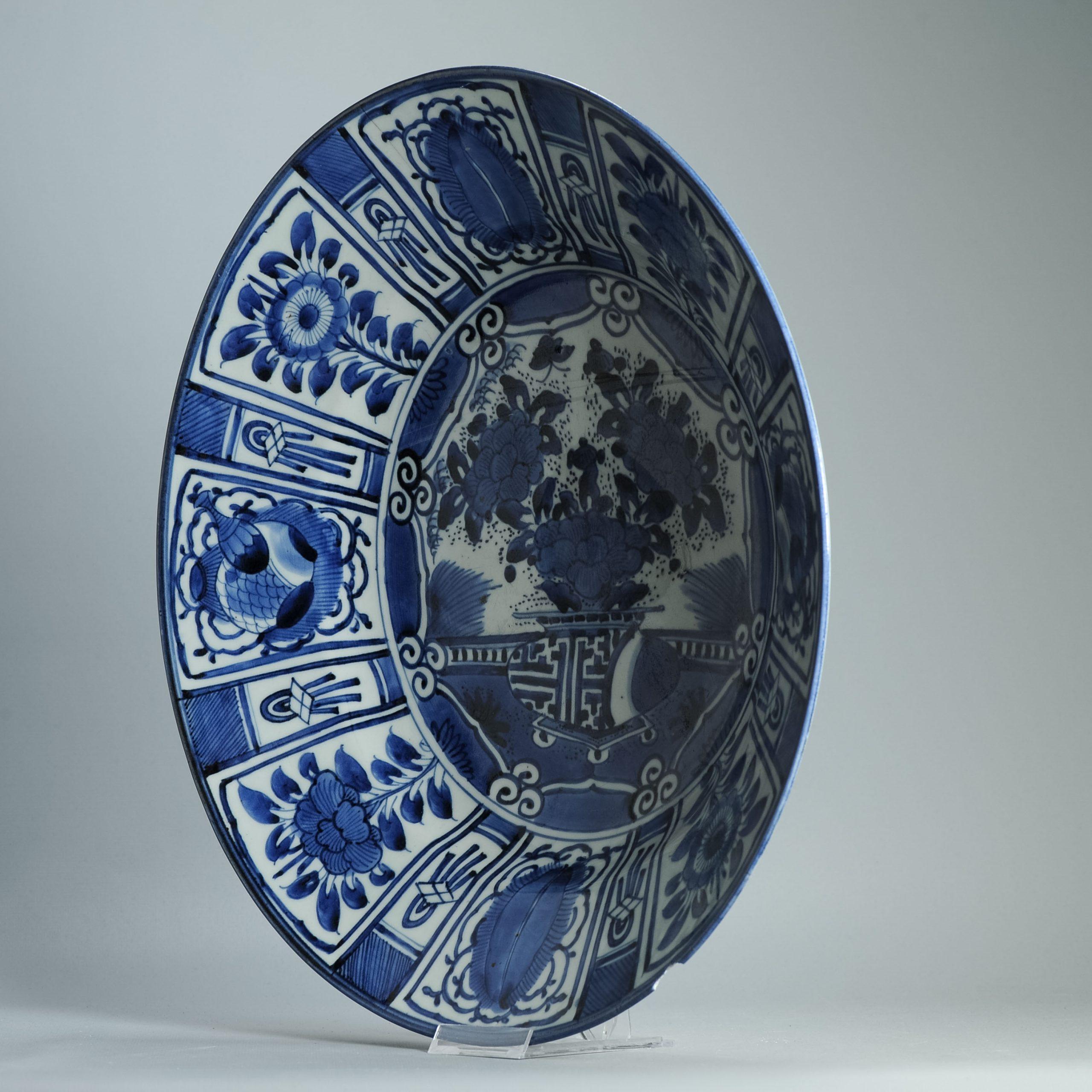 43.5CM Antico piatto di porcellana giapponese del periodo Arita Edo del 17° secolo, stile Ming Kraak in vendita 2