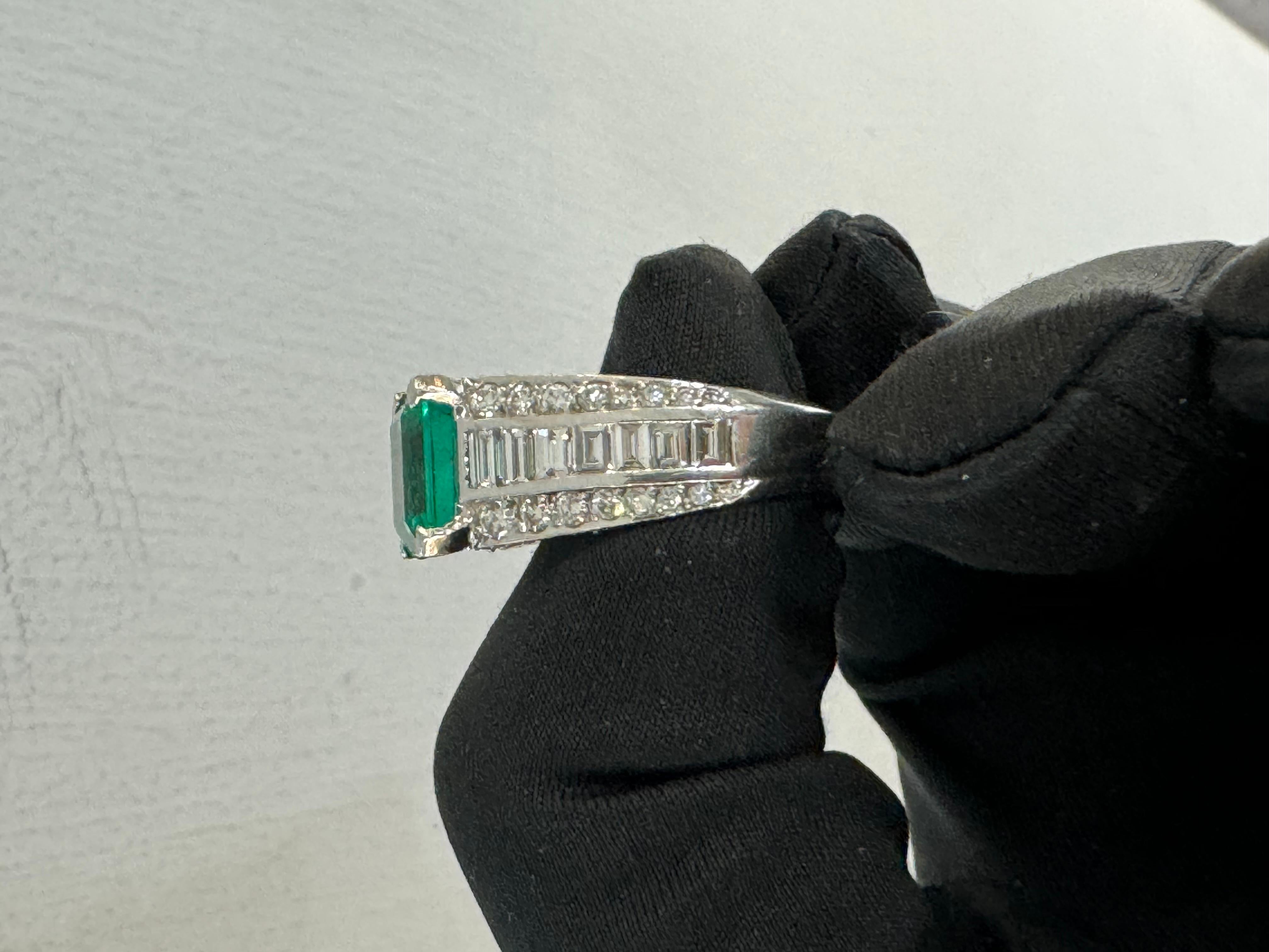 4.35crt Colombian Emerald and diamond Ring- Vivid Green  For Sale 2