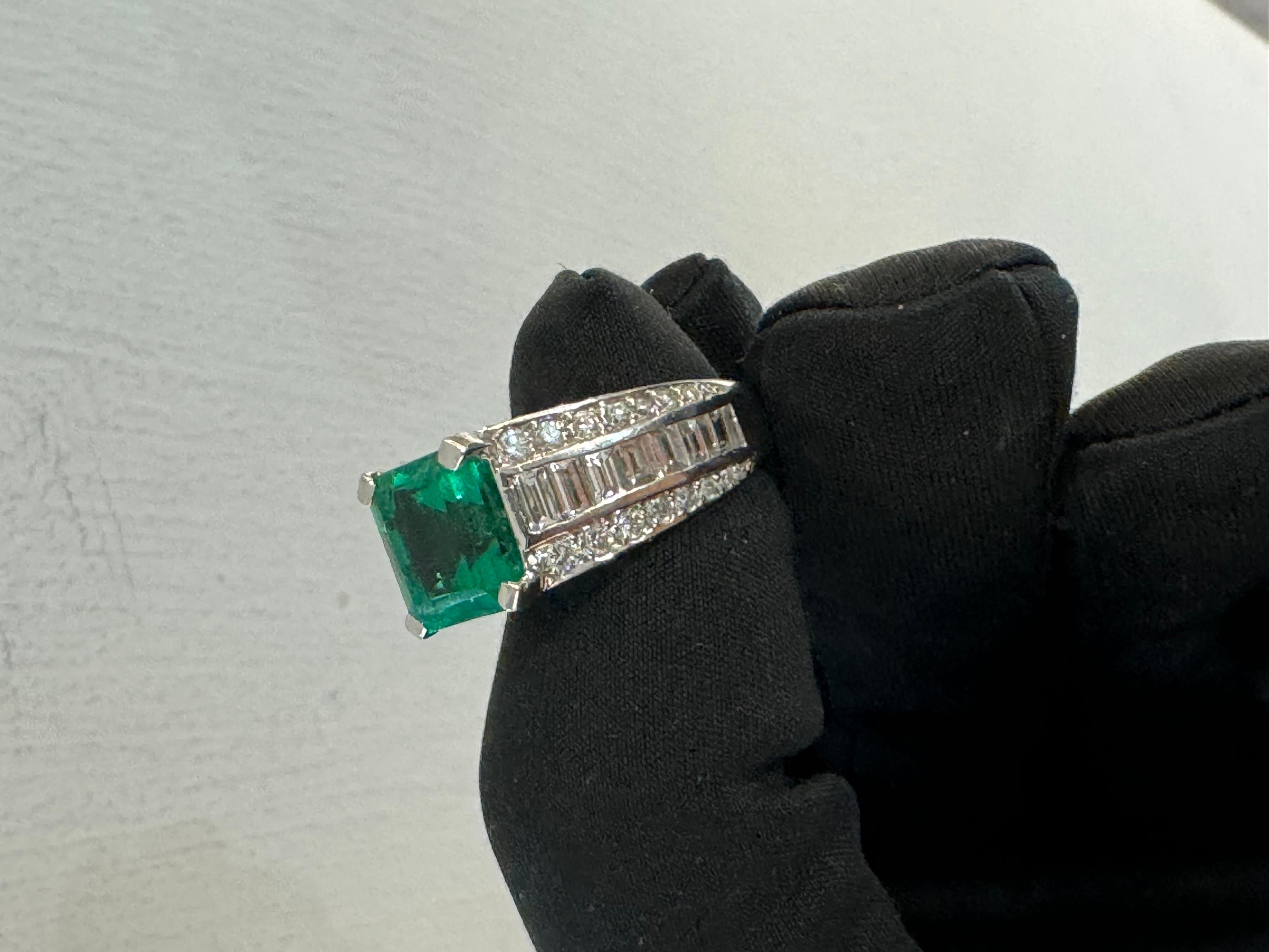 4.35crt Colombian Emerald and diamond Ring- Vivid Green  For Sale 3