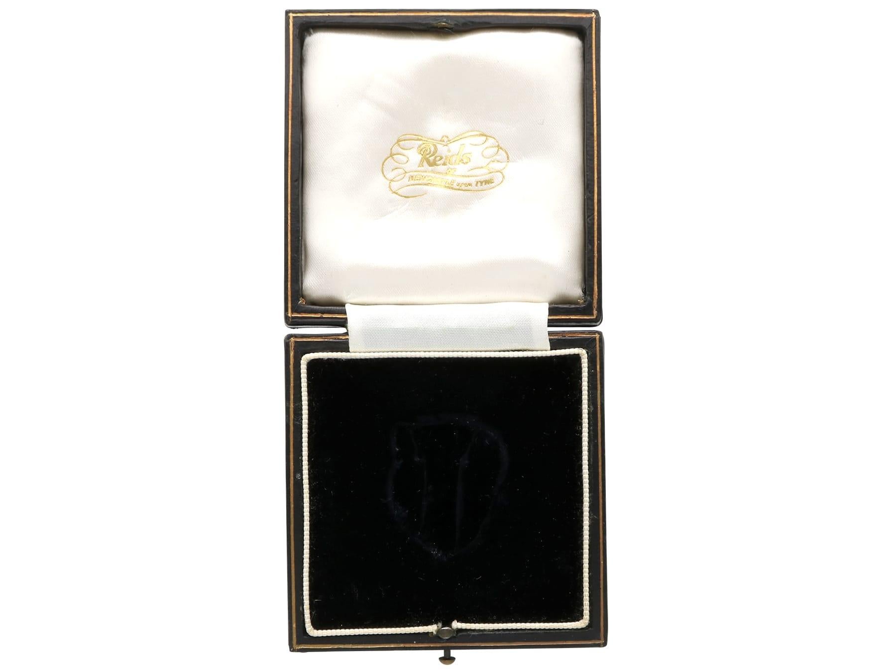 Broche de clip de diamantes y platino de 4,35 ct - Art Déco - Antiguo Circa 1935 en venta 6