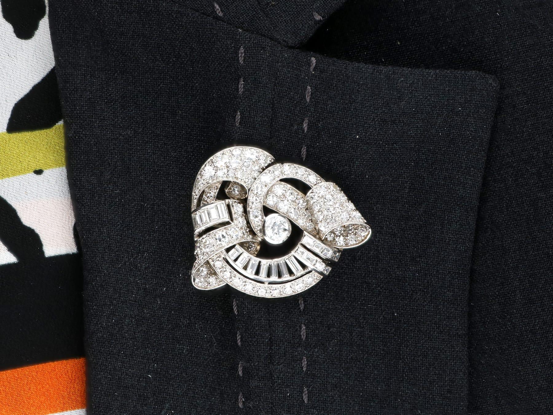 Broche de clip de diamantes y platino de 4,35 ct - Art Déco - Antiguo Circa 1935 en venta 9