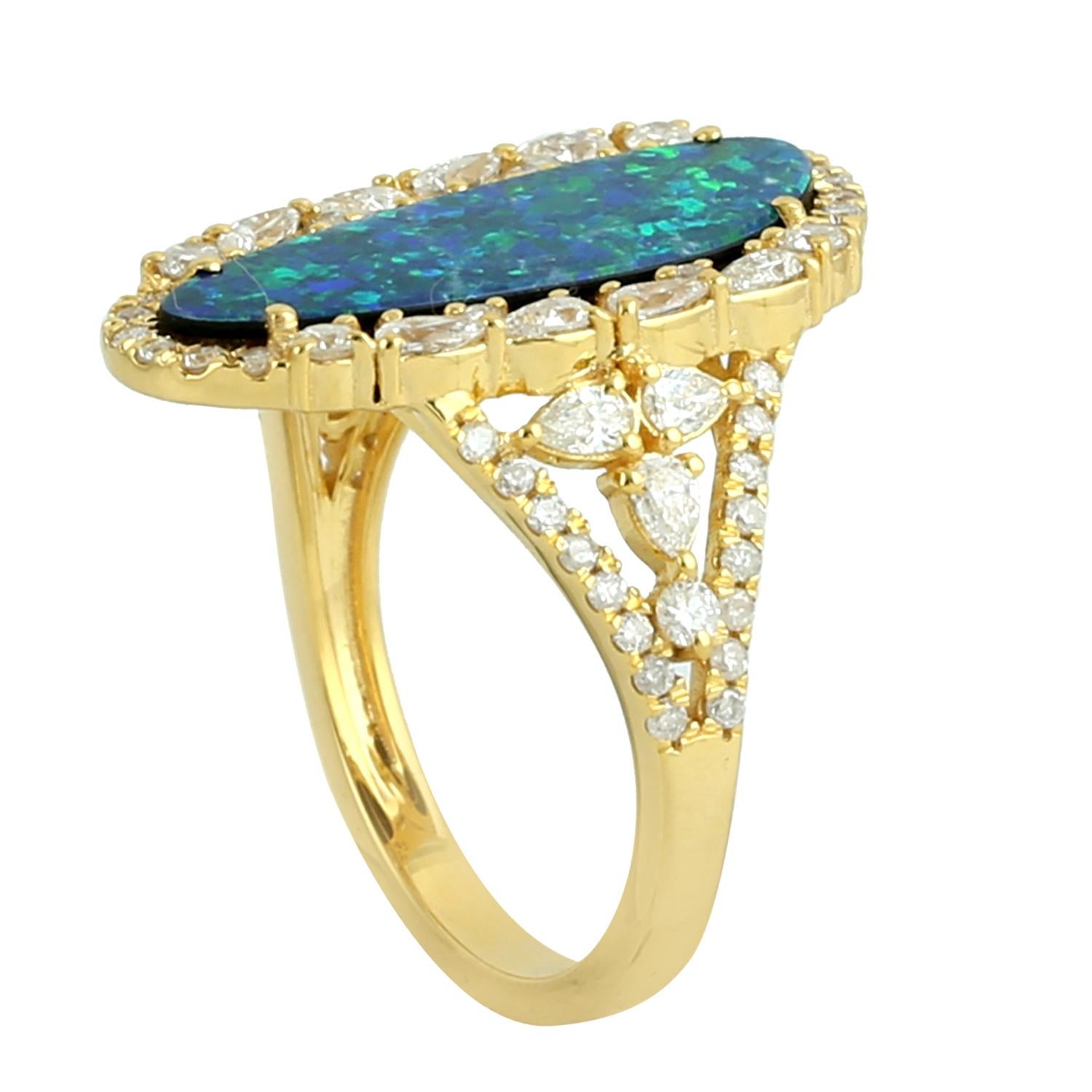 Women's 4.35ct Opal Ring With Diamonds Made In 18 Karat Yellow Gold For Sale