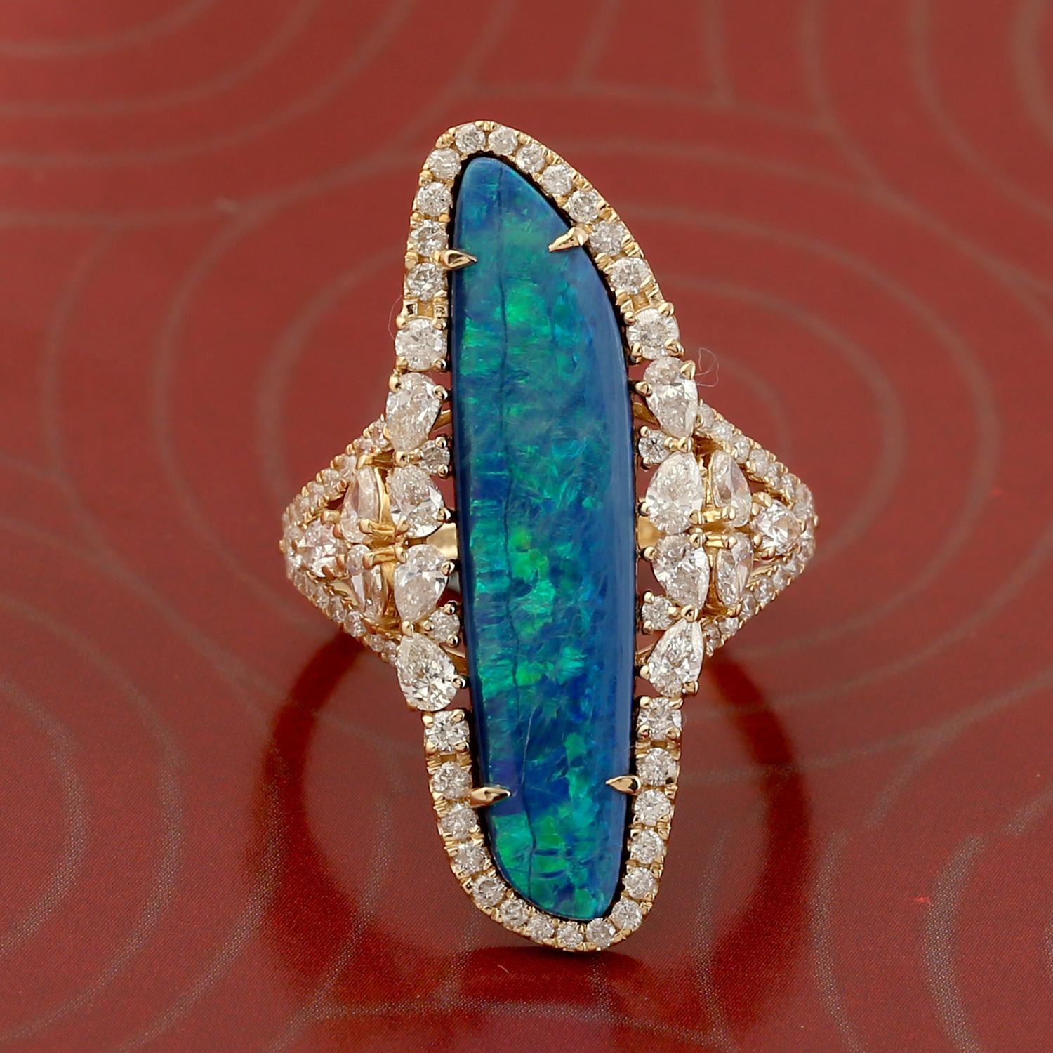 4.35ct Opal Ring With Diamonds Made In 18 Karat Yellow Gold For Sale 3