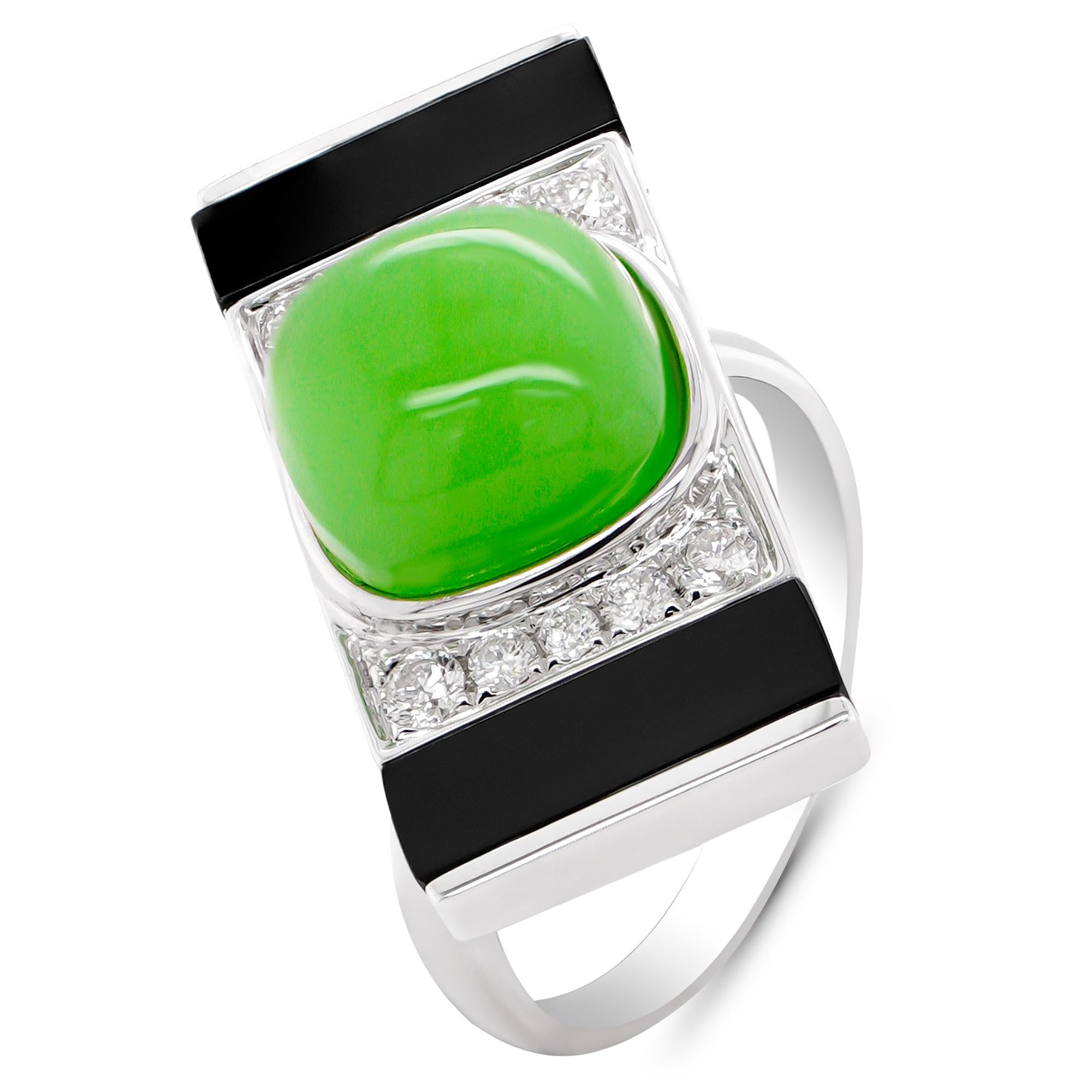 4.36 Carat Chrysophase (Jade Look Alike ) & Onyx Art Deco 18K Ring With Diamond In condizioni Nuovo in vendita a Hung Hom, HK