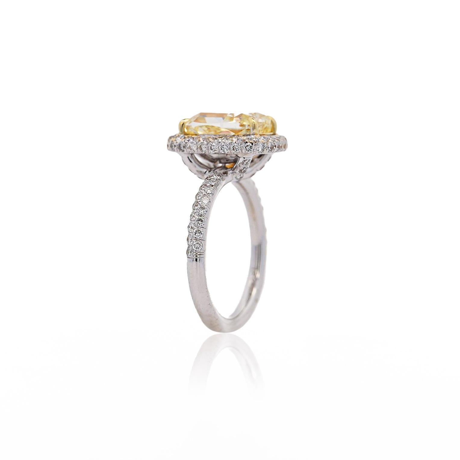 4,36 Karat länglicher Verlobungsring mit gelbem Fancy-Diamant-Halo im Kissenschliff mit Halo aus 18K im Angebot 5