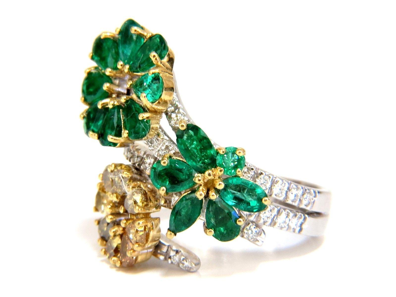 Women's or Men's 4.36 Carat Natural Emeralds Diamond Cocktail Cluster Ring 18 Karat For Sale