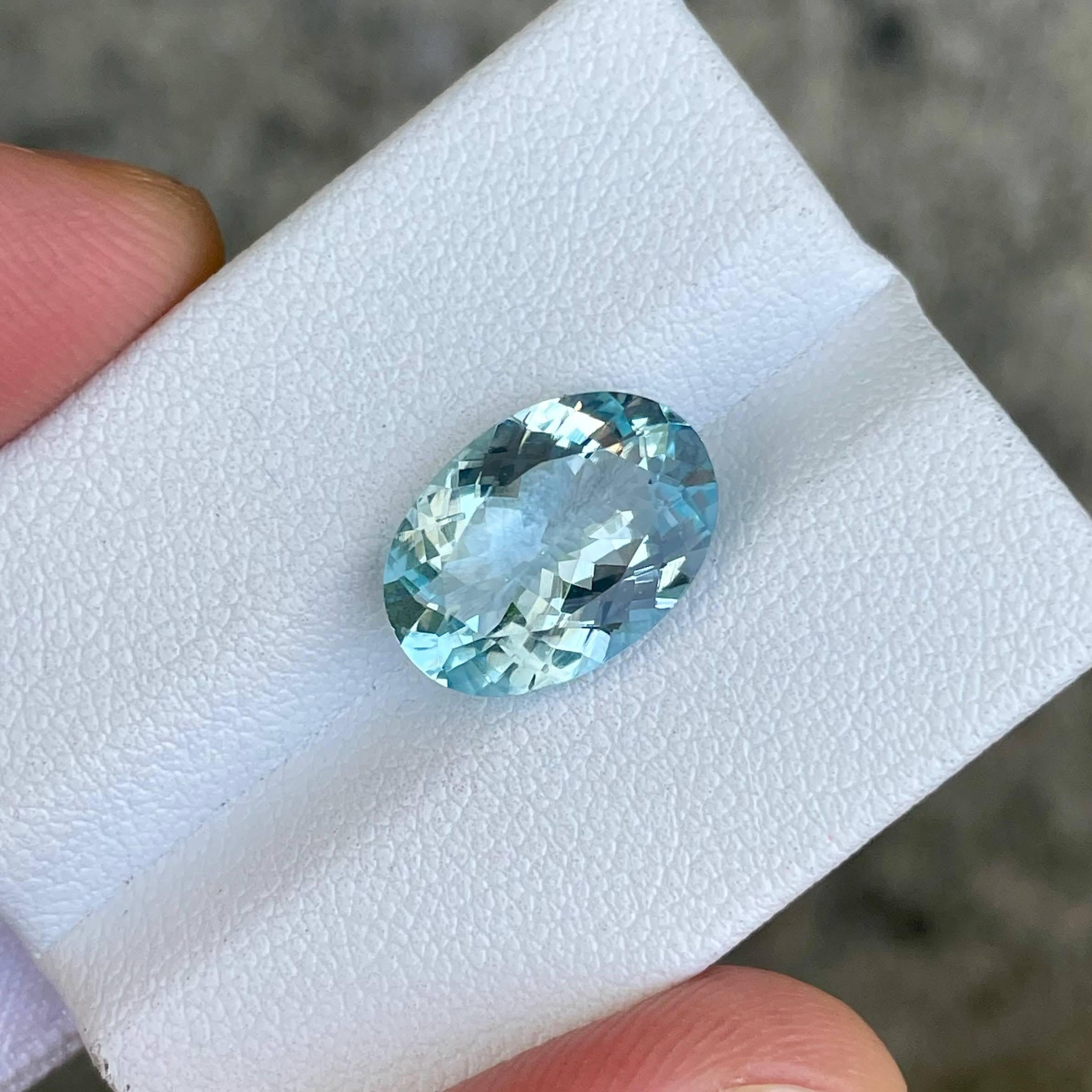 4.36 quilates Piedra Aguamarina Azul Talla Ovalada Piedra Preciosa Africana Natural en Nuevo estado para la venta en Bangkok, TH