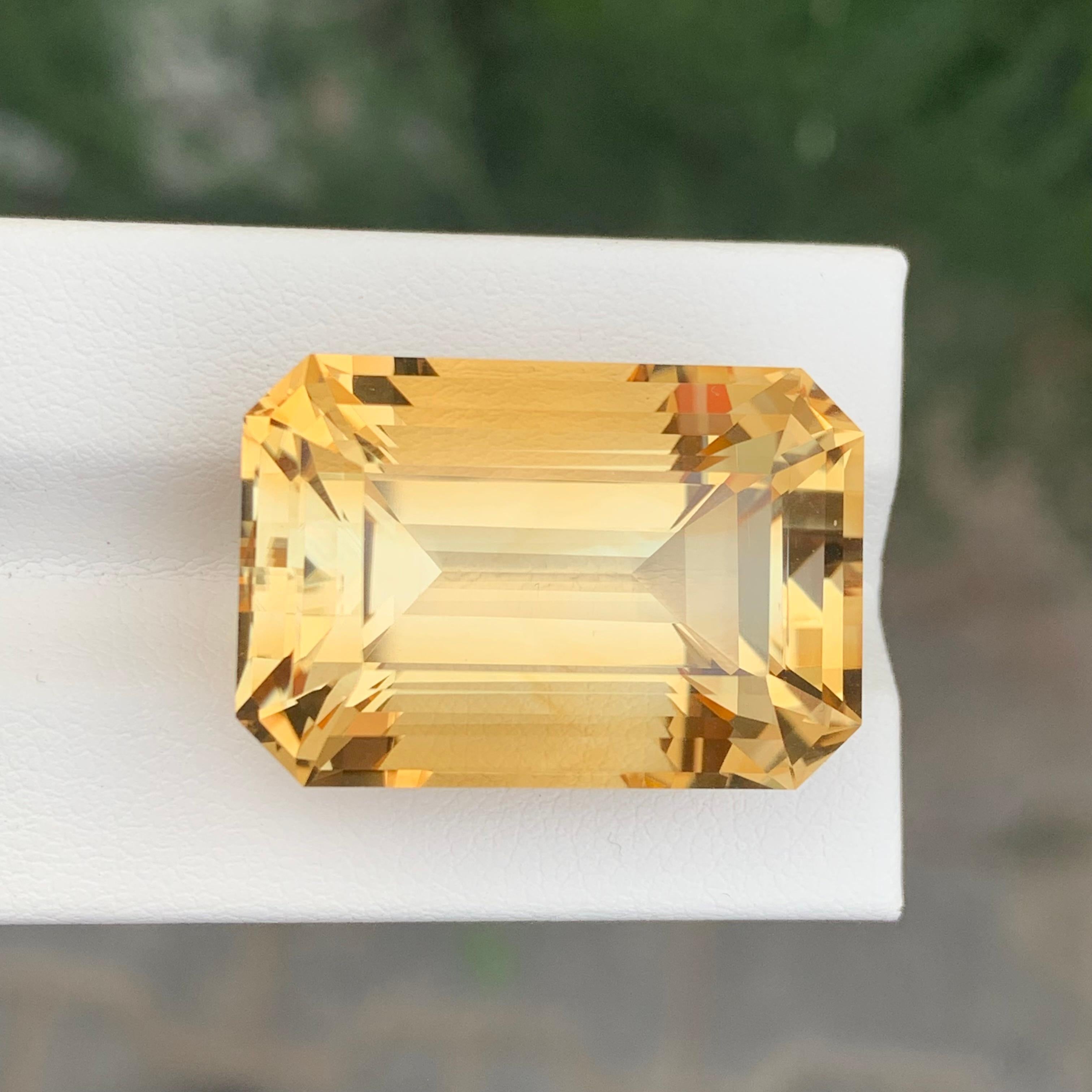 Loser Citrin

Gewicht: 43,60 Karat
Abmessungen: 25 x 17,1 x 14,5 mm
Herkunft: Brasilien
Die Form: Smaragd 
Farbe: Gelb
Behandlung: Nicht
Zertifikat: Auf Kundenwunsch

Der Citrin ist eine lebendige, goldgelbe Quarzart, die die Menschen seit