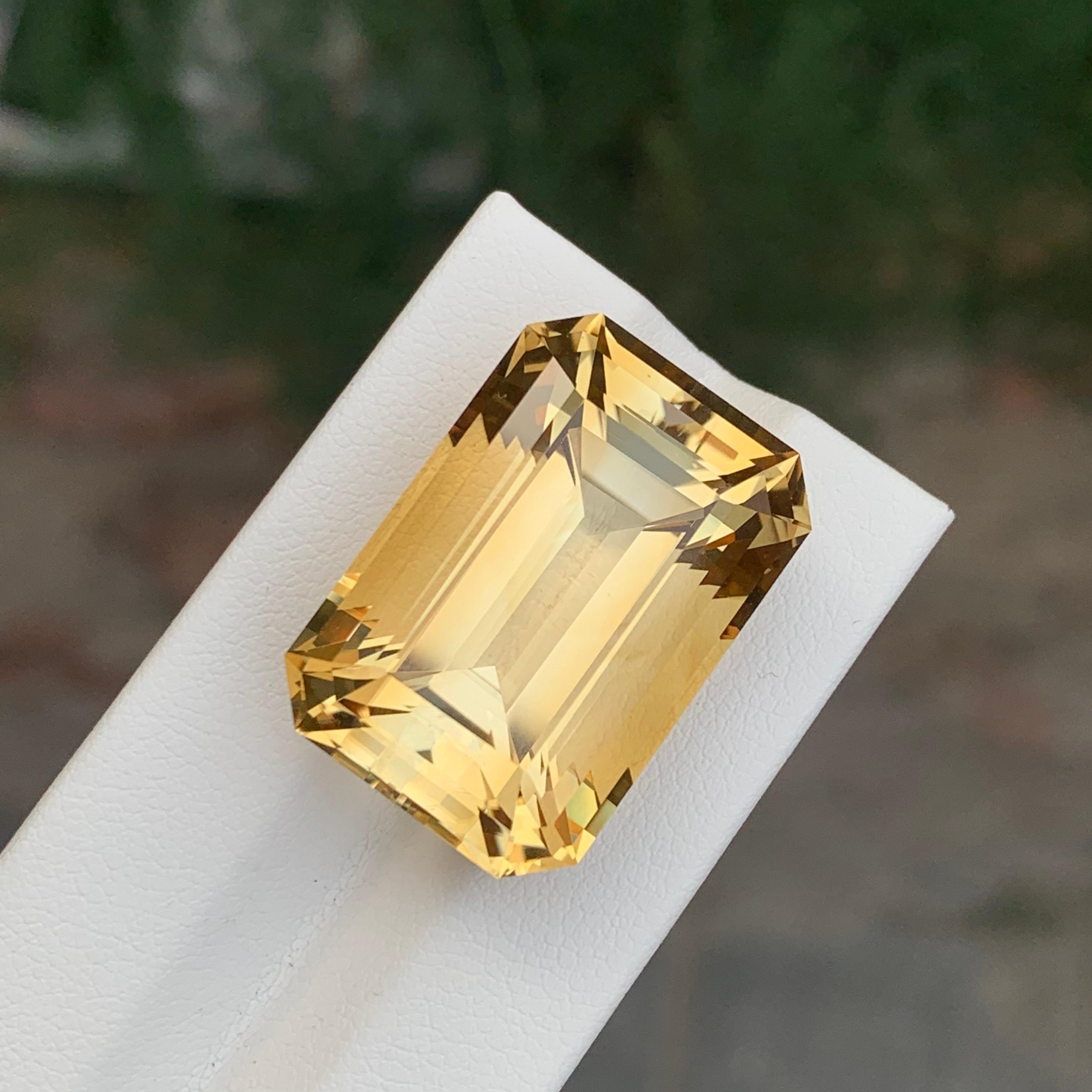 43.60 Karat natürlicher loser gelber Citrin Smaragd Form Edelstein im Zustand „Neu“ im Angebot in Peshawar, PK