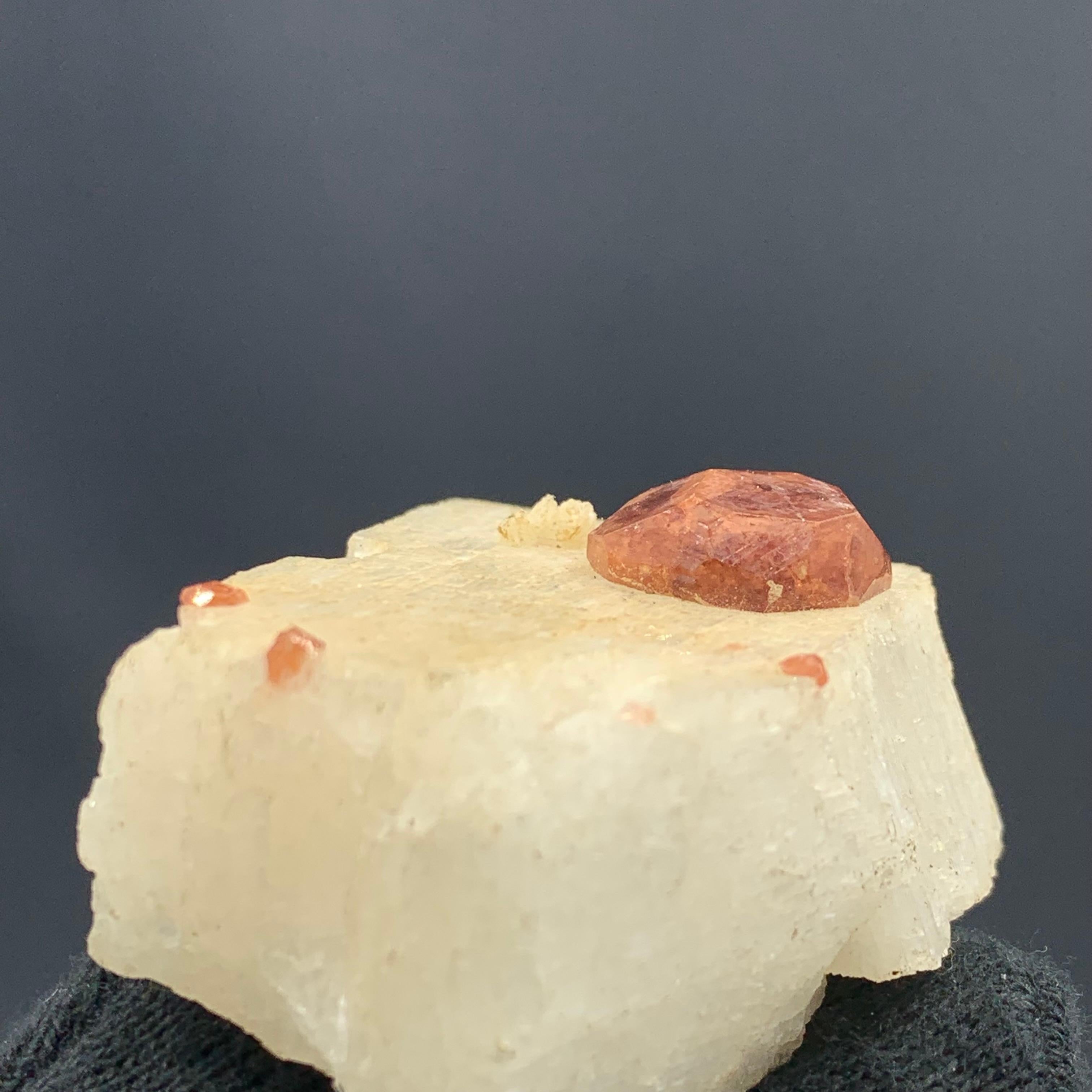 Altro 43,62 grammi di granato spessartino fine con feldspato proveniente da Skardu, Pakistan in vendita