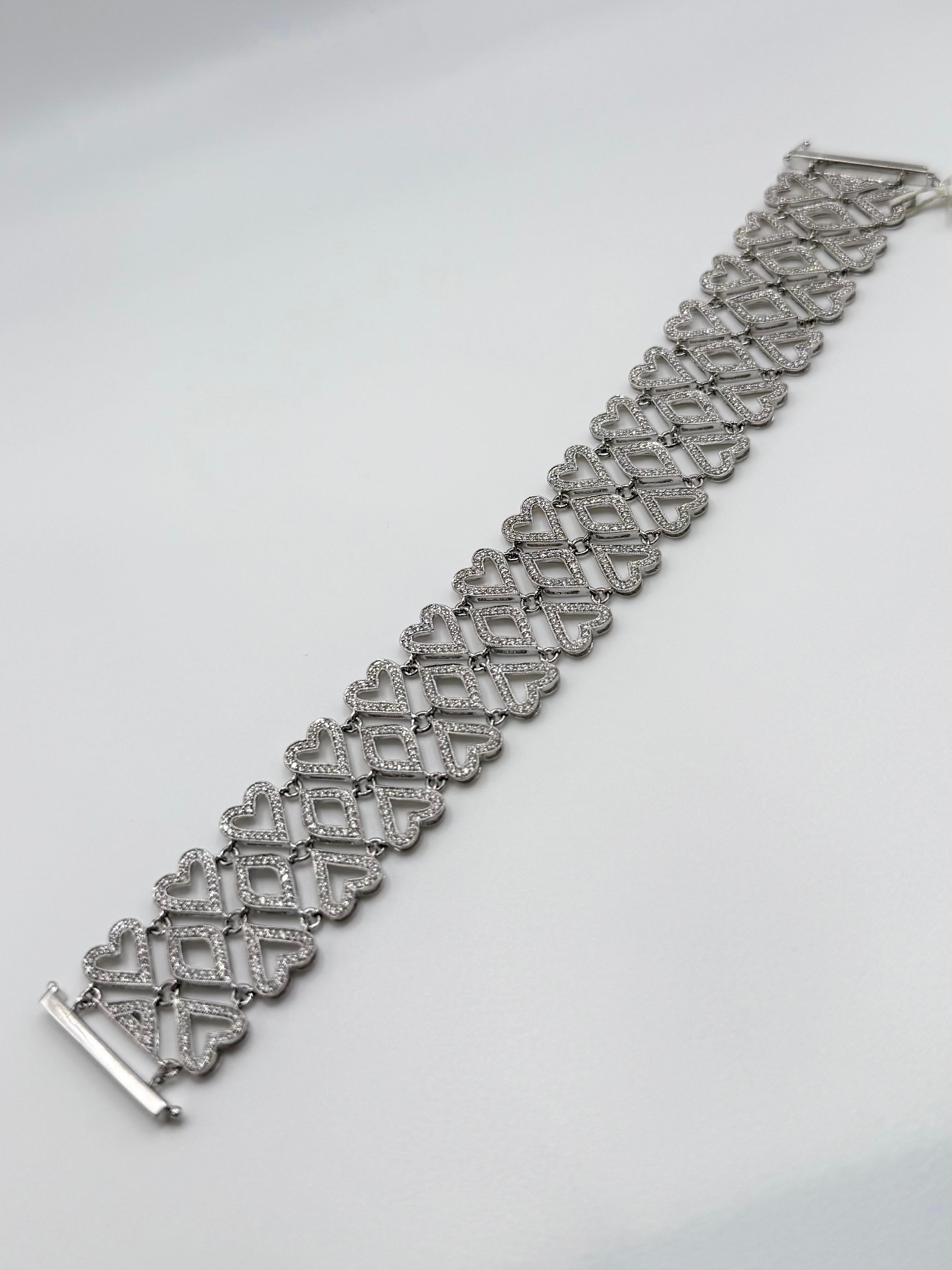 Bracciale Bangle Cuore 4,36ct Bracciale con diamanti in oro 18KT in vendita 1