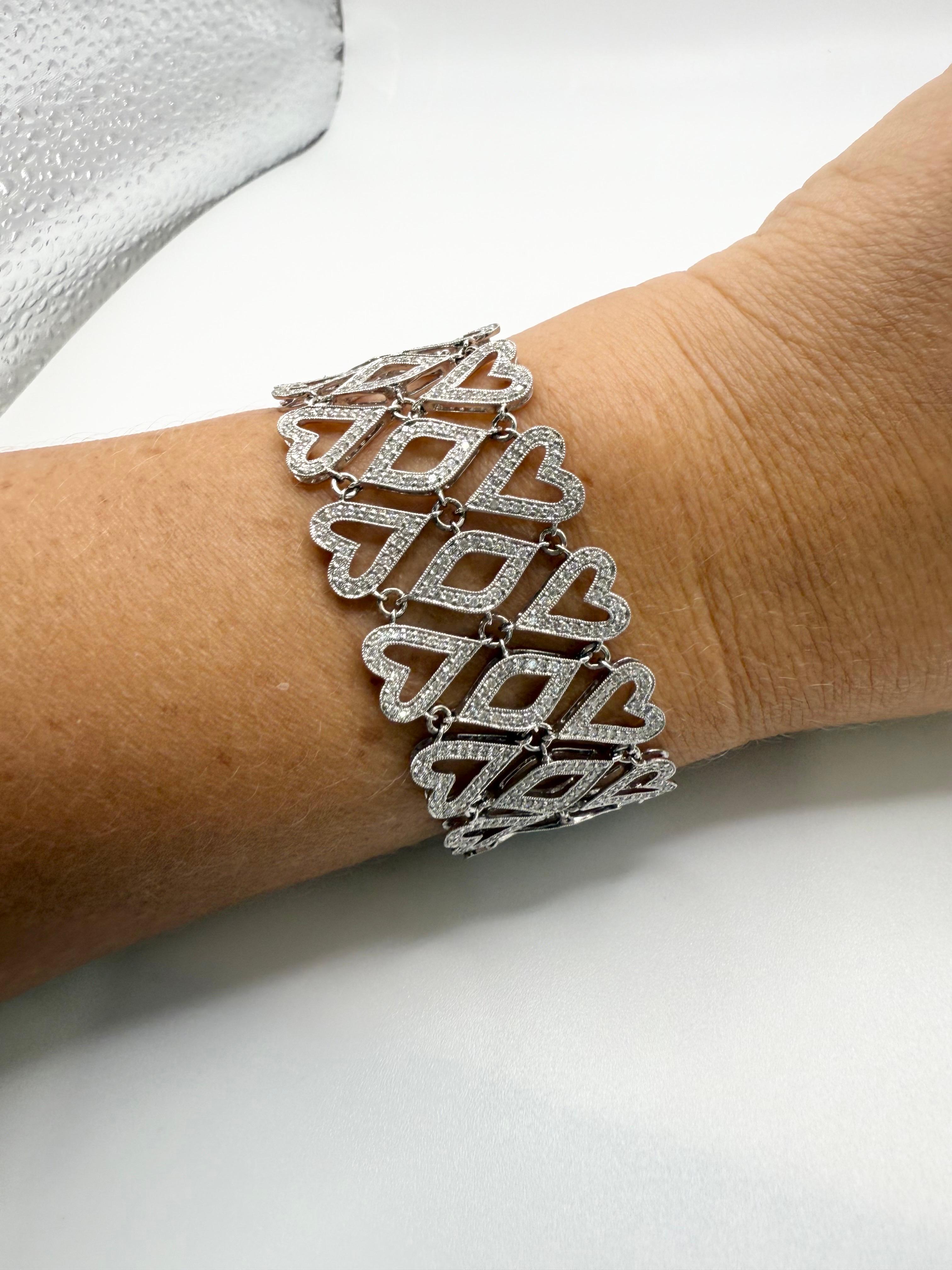 Bracciale Bangle Cuore 4,36ct Bracciale con diamanti in oro 18KT in vendita 2