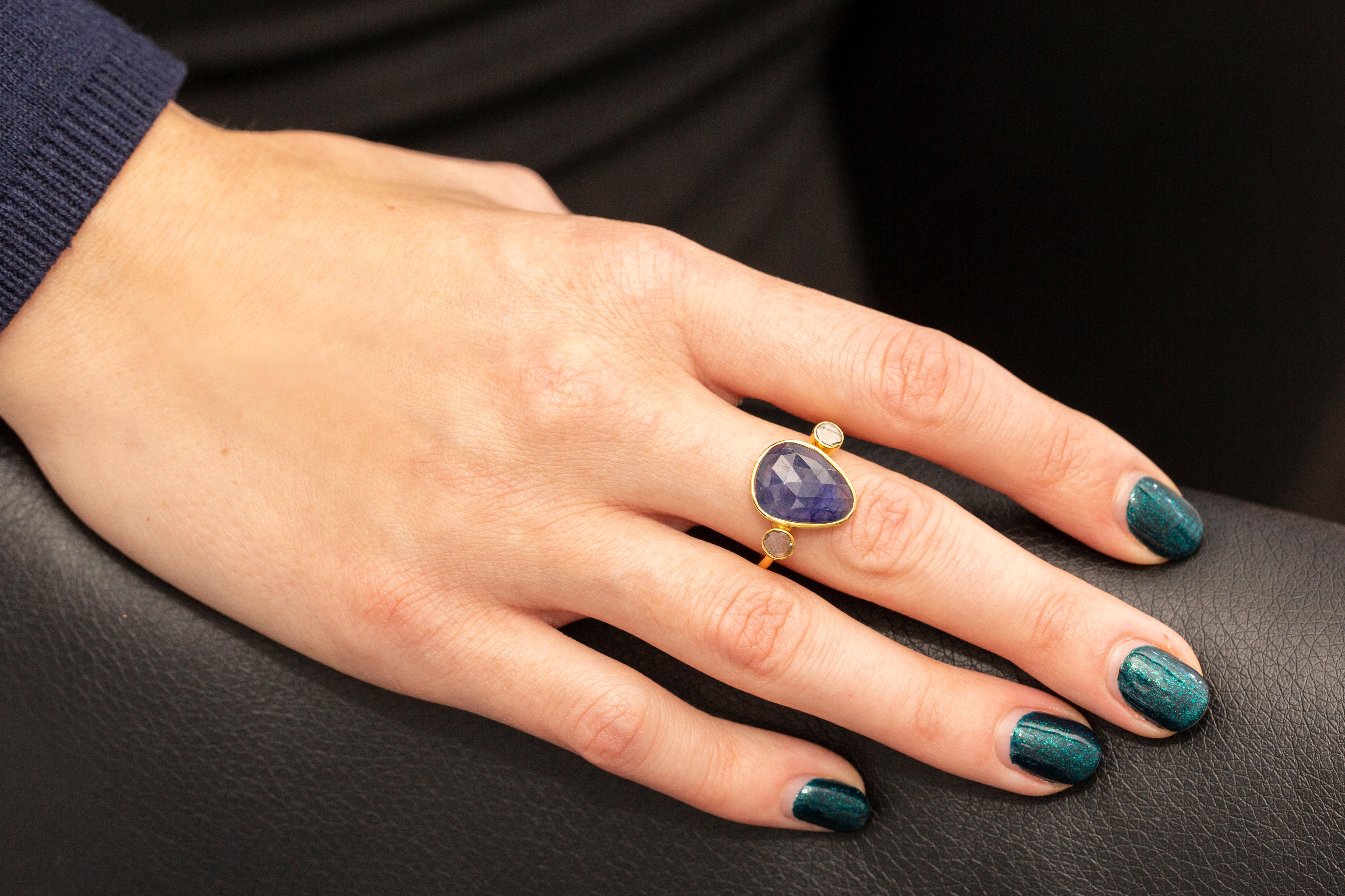 4.37 Carat Blue Sapphire Diamond Rose Cut 18 KT Yellow Gold Artisan Ring  For Sale 3