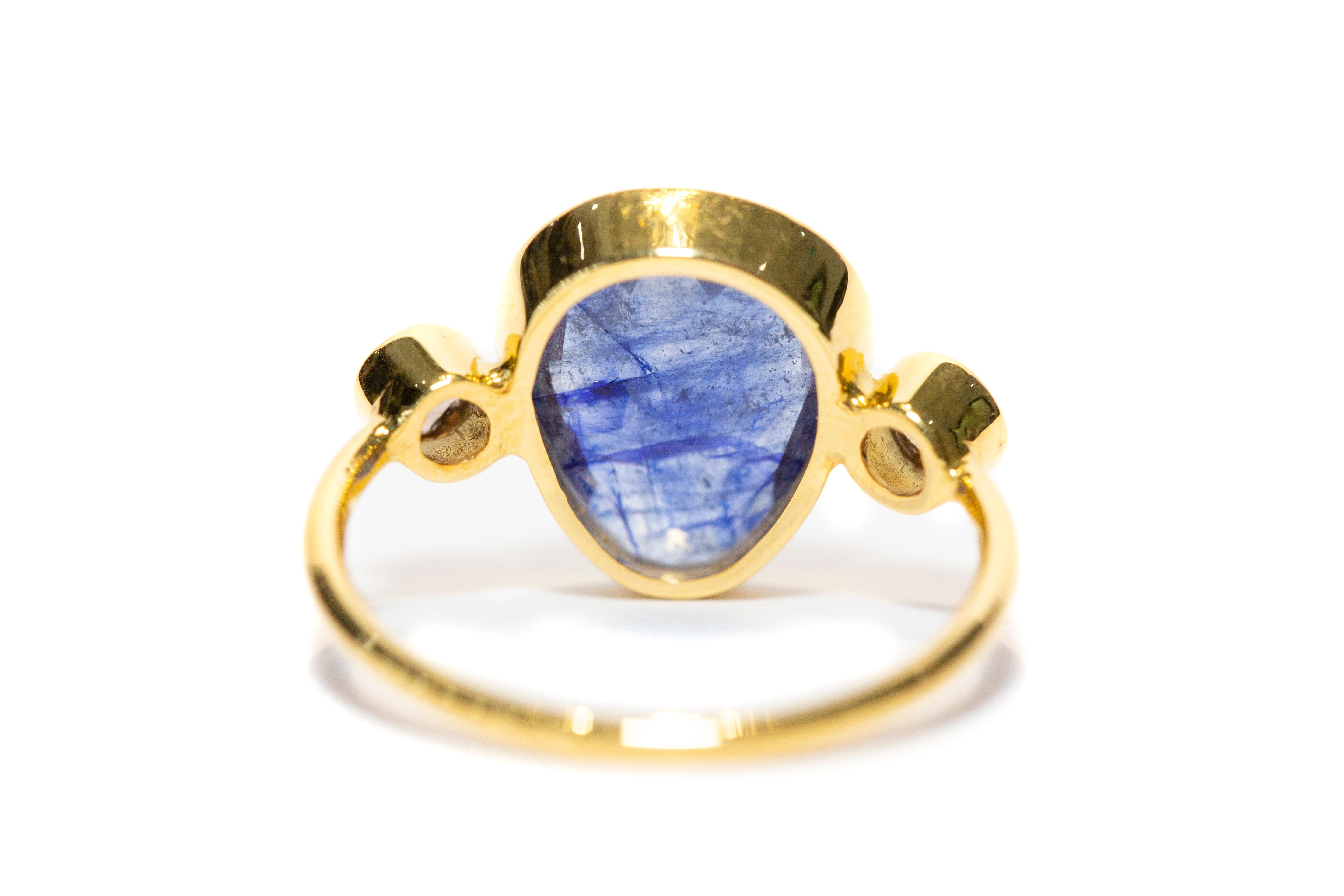 Contemporary 4.37 Carat Blue Sapphire Diamond Rose Cut 18 KT Yellow Gold Artisan Ring For Sale