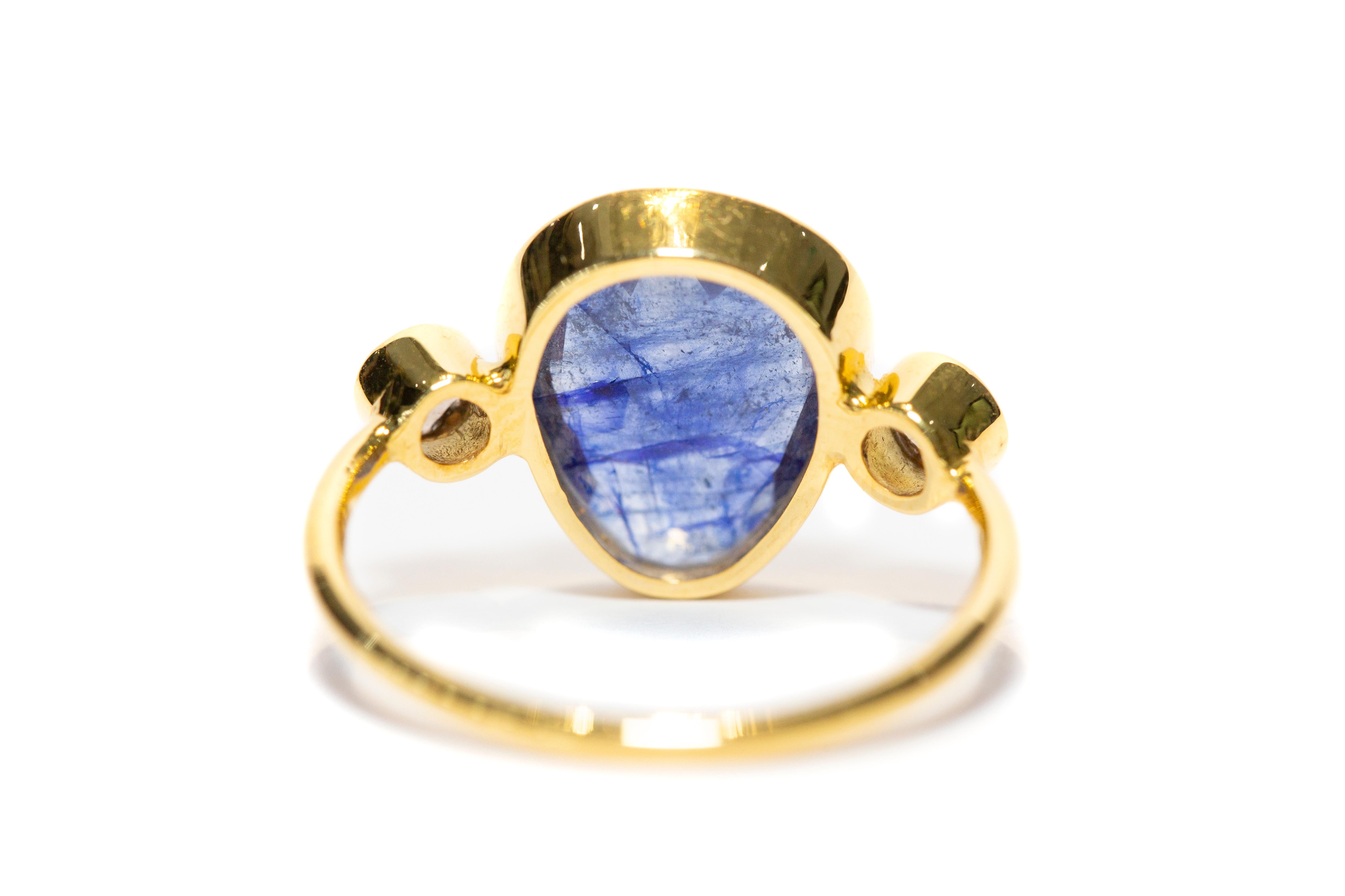 Contemporary 4.37 Carat Blue Sapphire Diamond Rose Cut 18 KT Yellow Gold Artisan Ring  For Sale