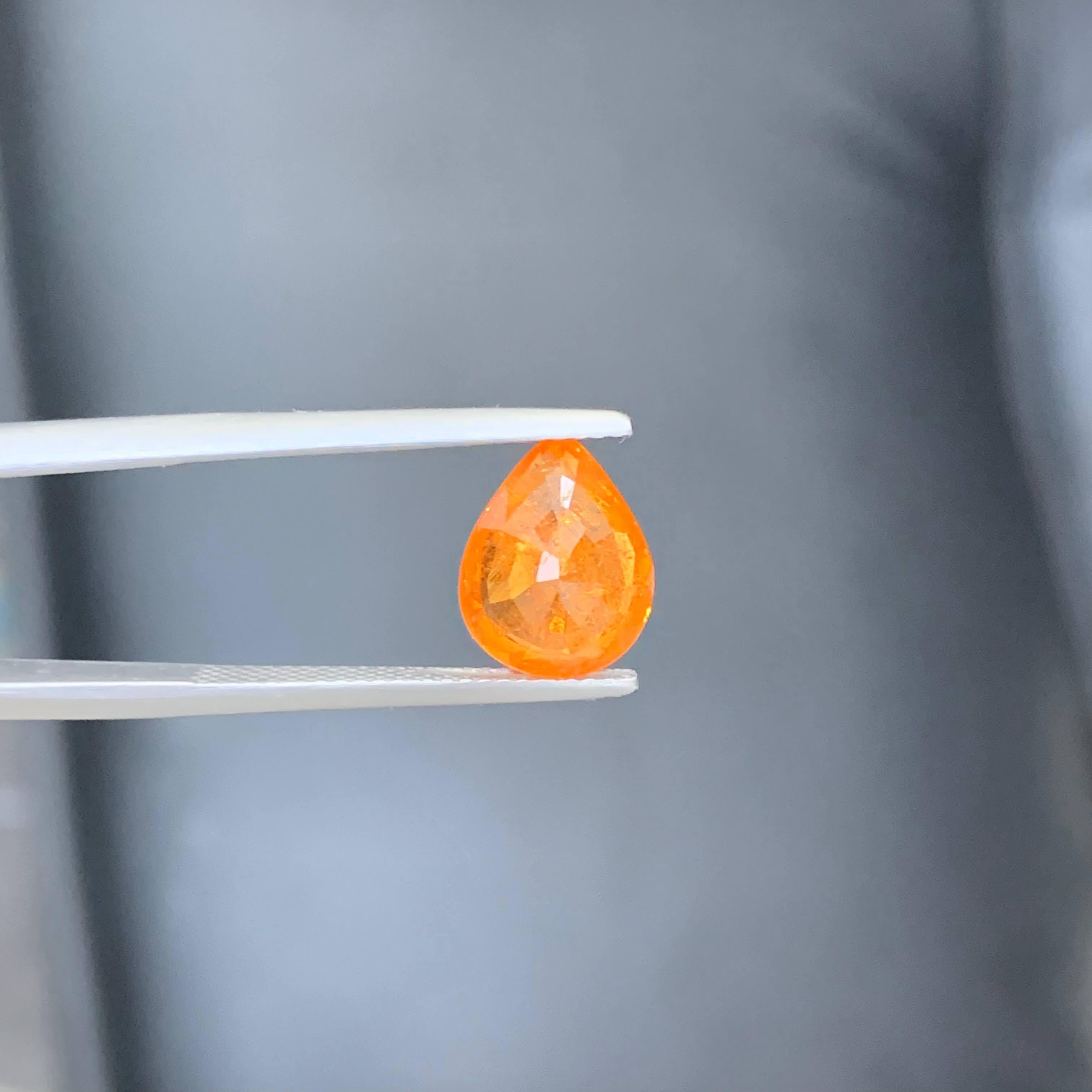 Taille poire 4.37 Carat Certified Natural Loose Spessartite Garnet Pear Cut African Gemstone (pierre précieuse africaine) en vente