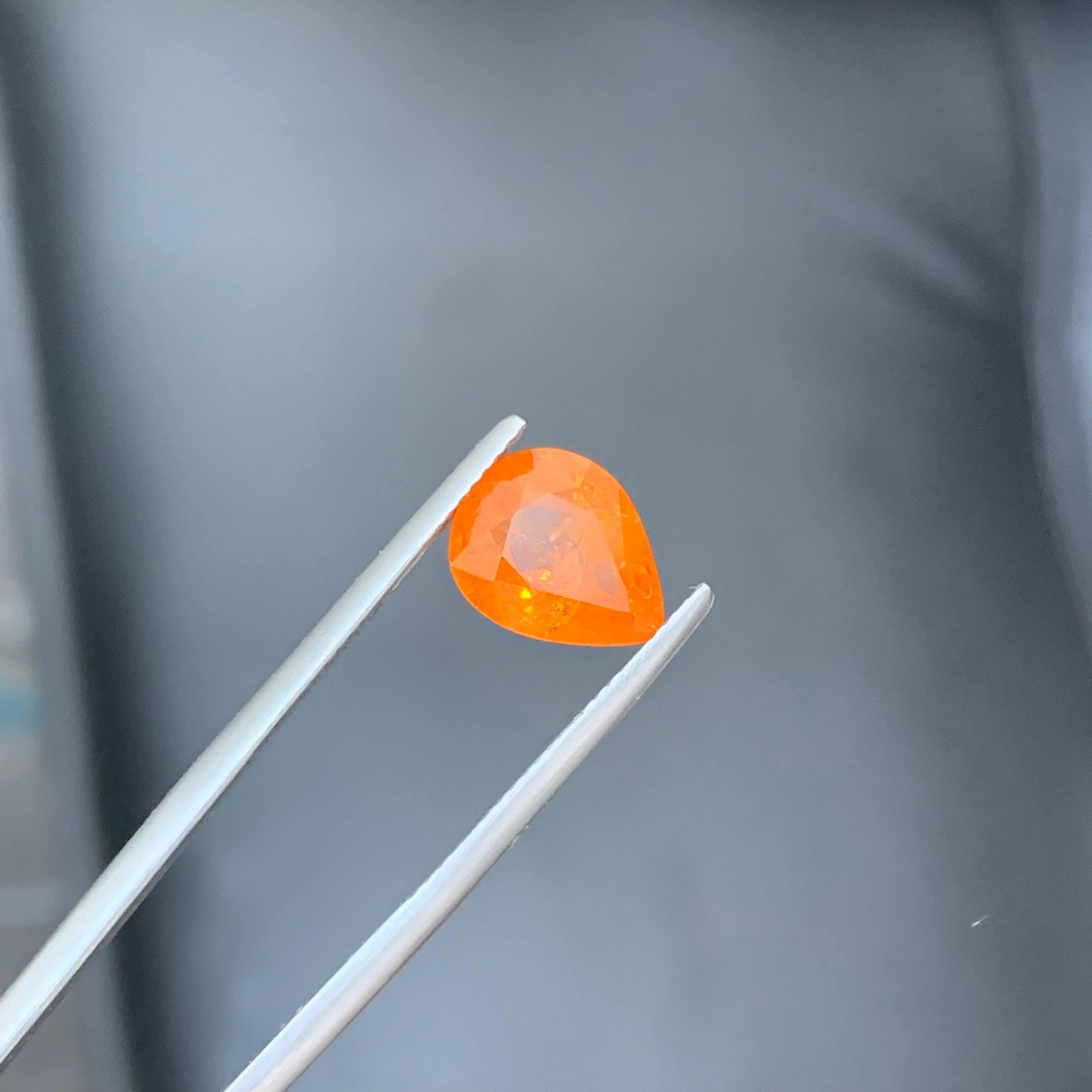 4.37 Carat Certified Natural Loose Spessartite Garnet Pear Cut African Gemstone (pierre précieuse africaine) Unisexe en vente