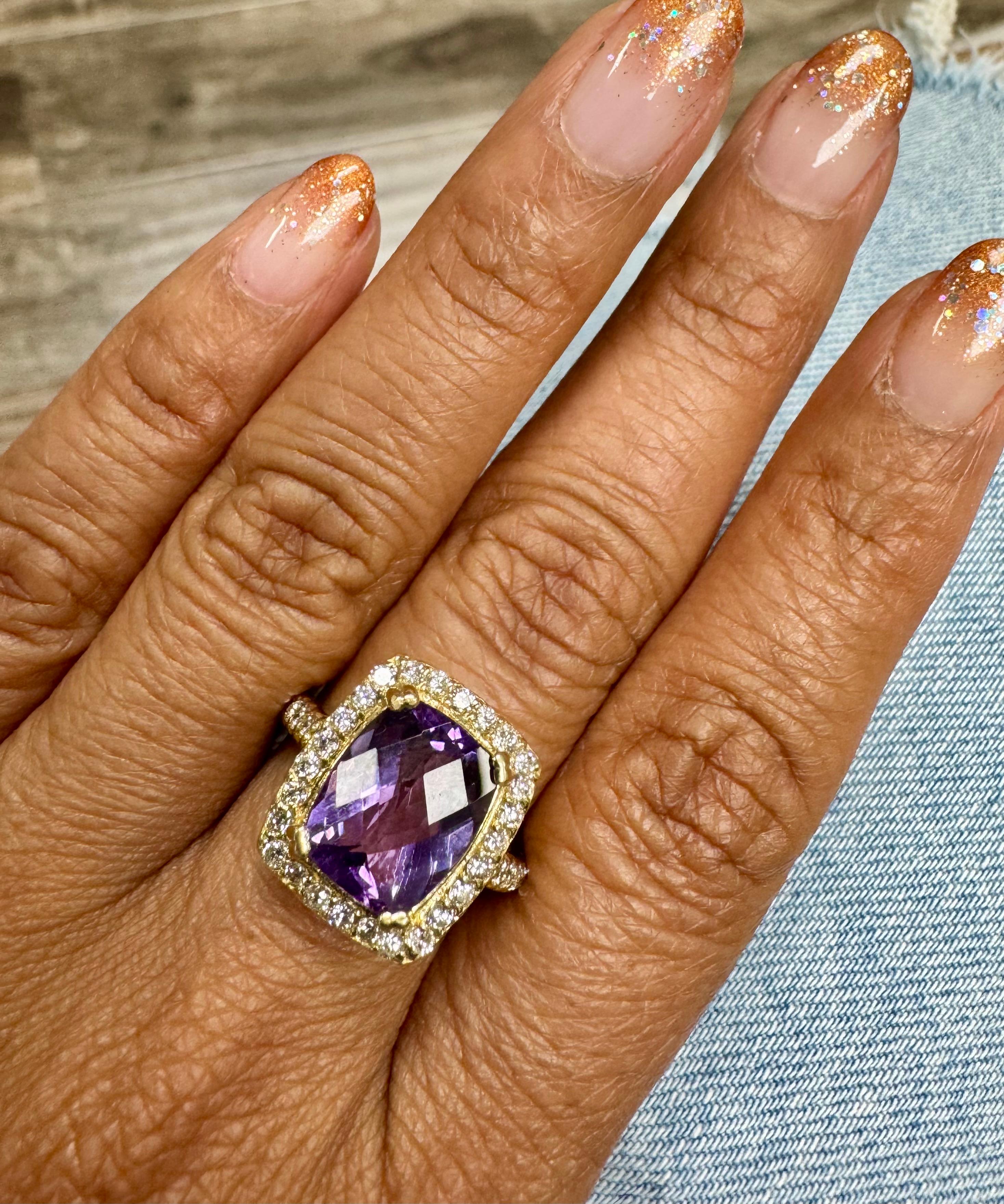 Anello da cocktail con ametista naturale e diamante naturale in oro giallo da 4,37 carati In condizioni Nuovo in vendita a Los Angeles, CA