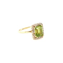 4.37 Carat Peridot Diamond Yellow Gold Ring