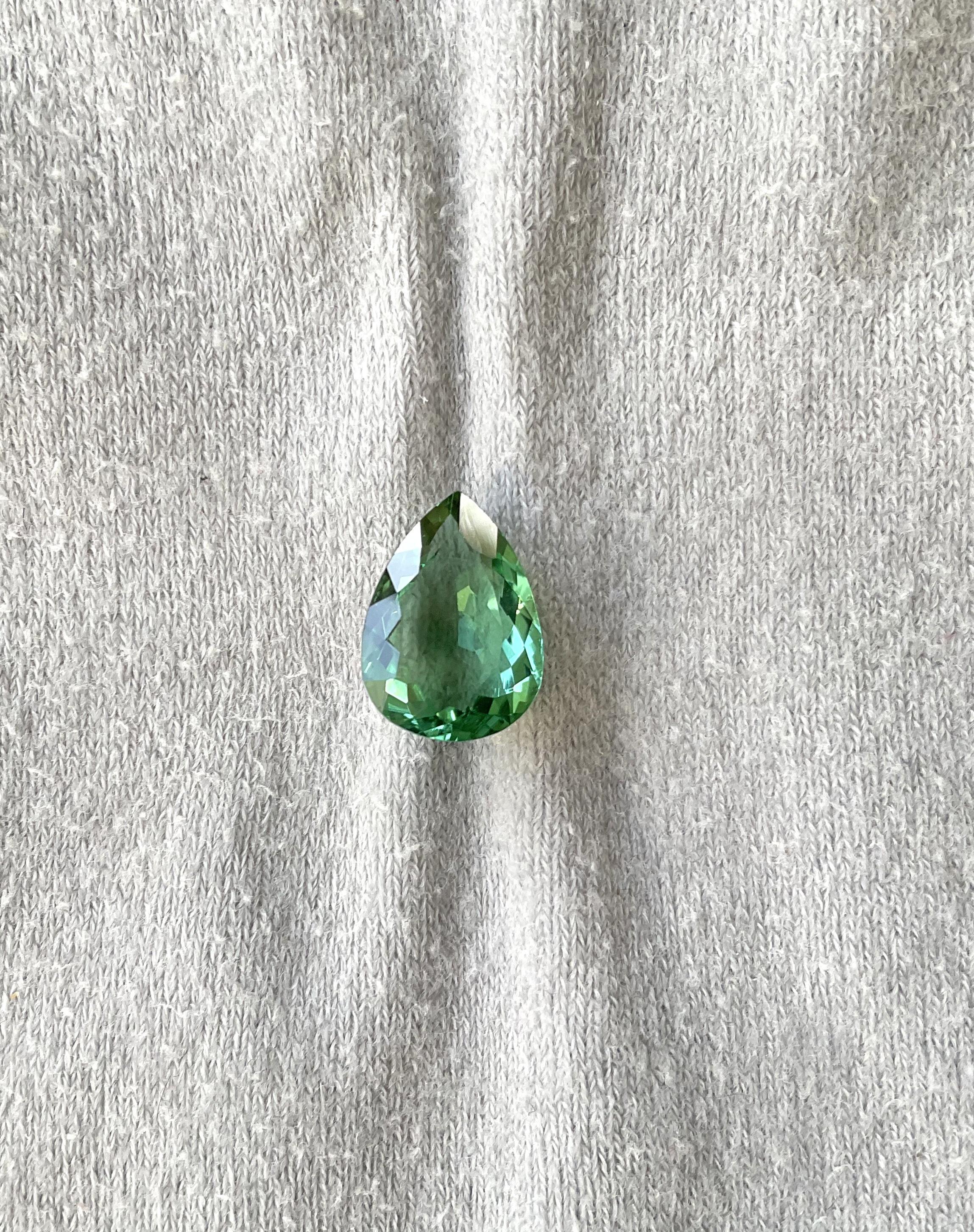 4.37 Carats Green Tourmaline Pear Faceted Cut stone For Ring Natural Gemstone

Gemstone - Tourmaline
Weight - 4.37 Carats
Shape - Pear
Size -  13x9x5 MM
Pieces - 1