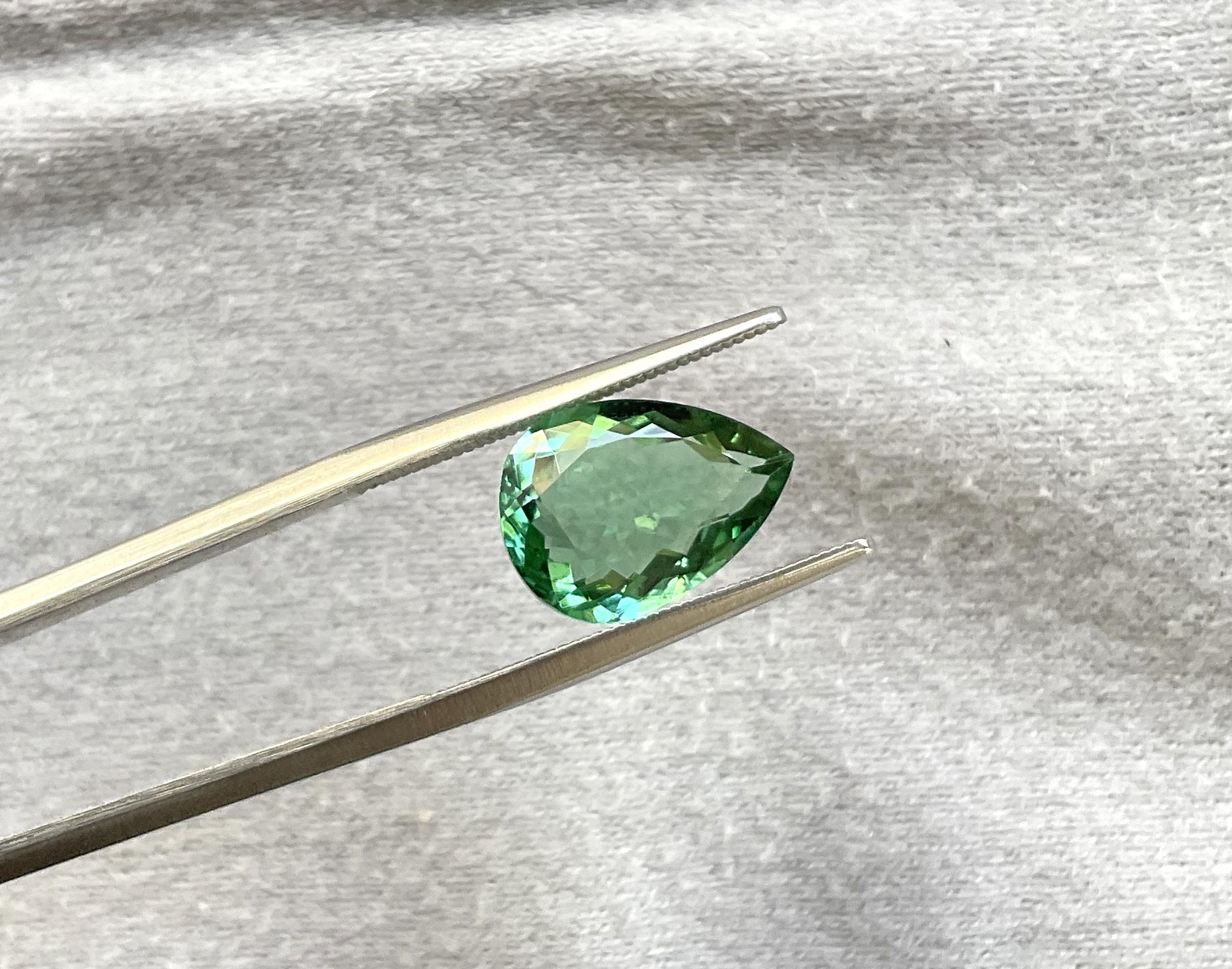4.37 Carats Green Tourmaline Pear Faceted Cut stone For Ring Natural Gemstone In New Condition For Sale In Jaipur, RJ