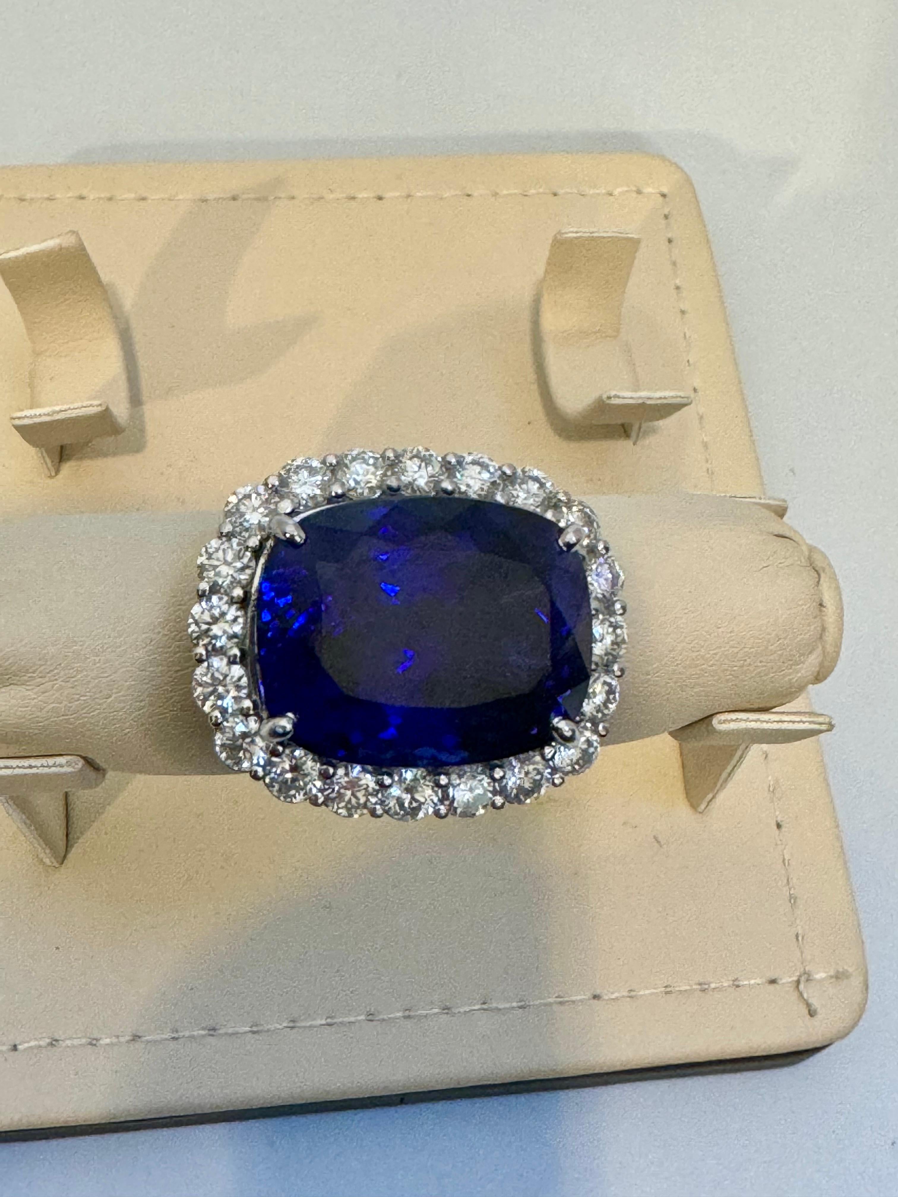 43.74 Ct Cushion-Cut Tanzanite & 4 Ct  Diamond Ring in 14K White Gold Size 6.5 In Excellent Condition For Sale In New York, NY