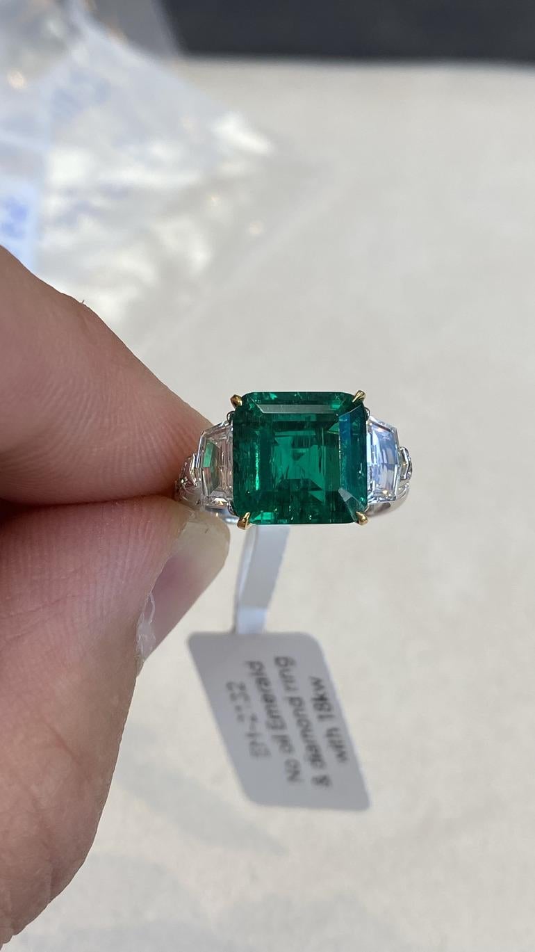 Anillo de diamantes y esmeraldas colombianas sin aceite, certificado AGL y SSEF Moderno en venta