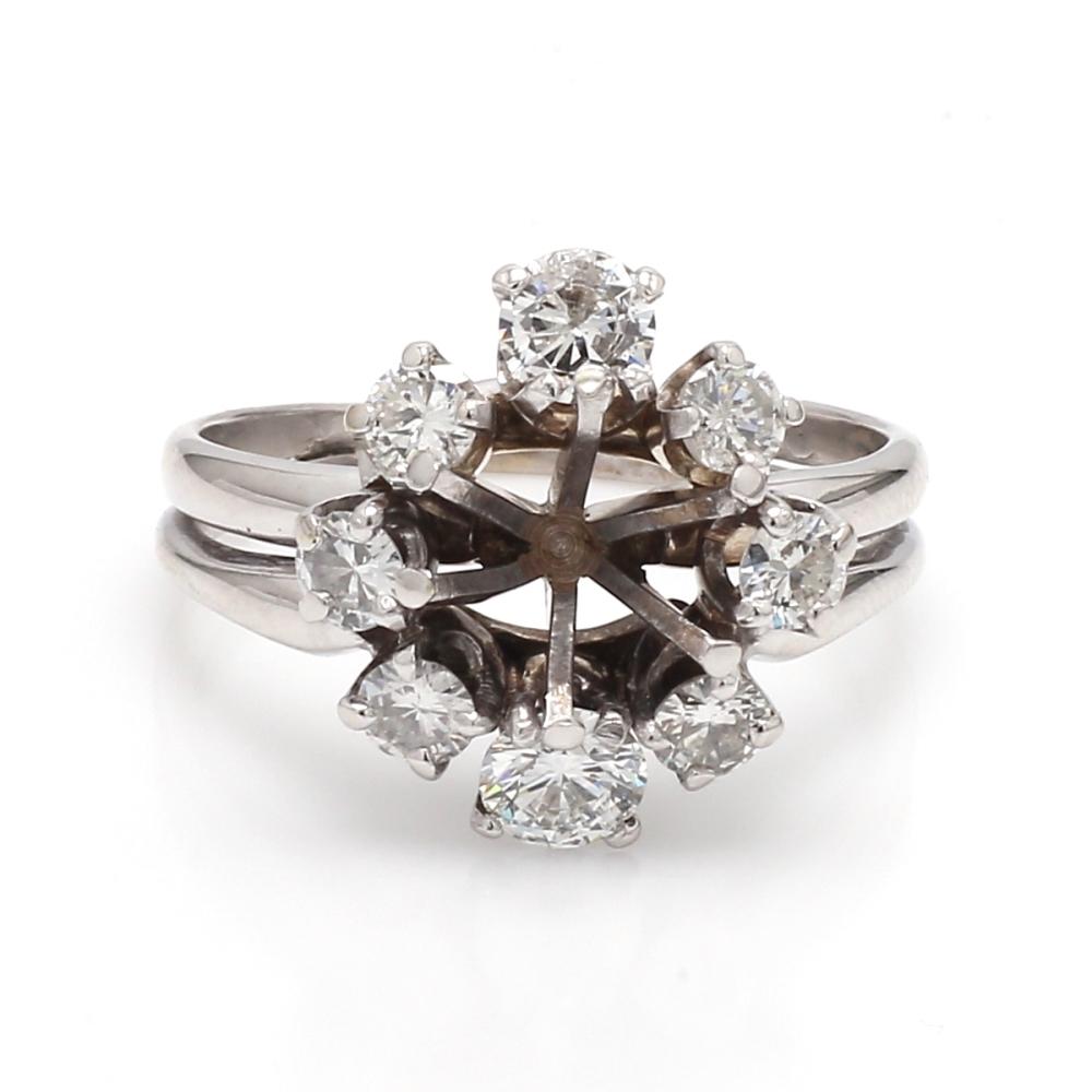 Bague avec saphir bleu ovale de 4,37 carats et diamants, taille 8,75 État moyen - En vente à Scottsdale, AZ