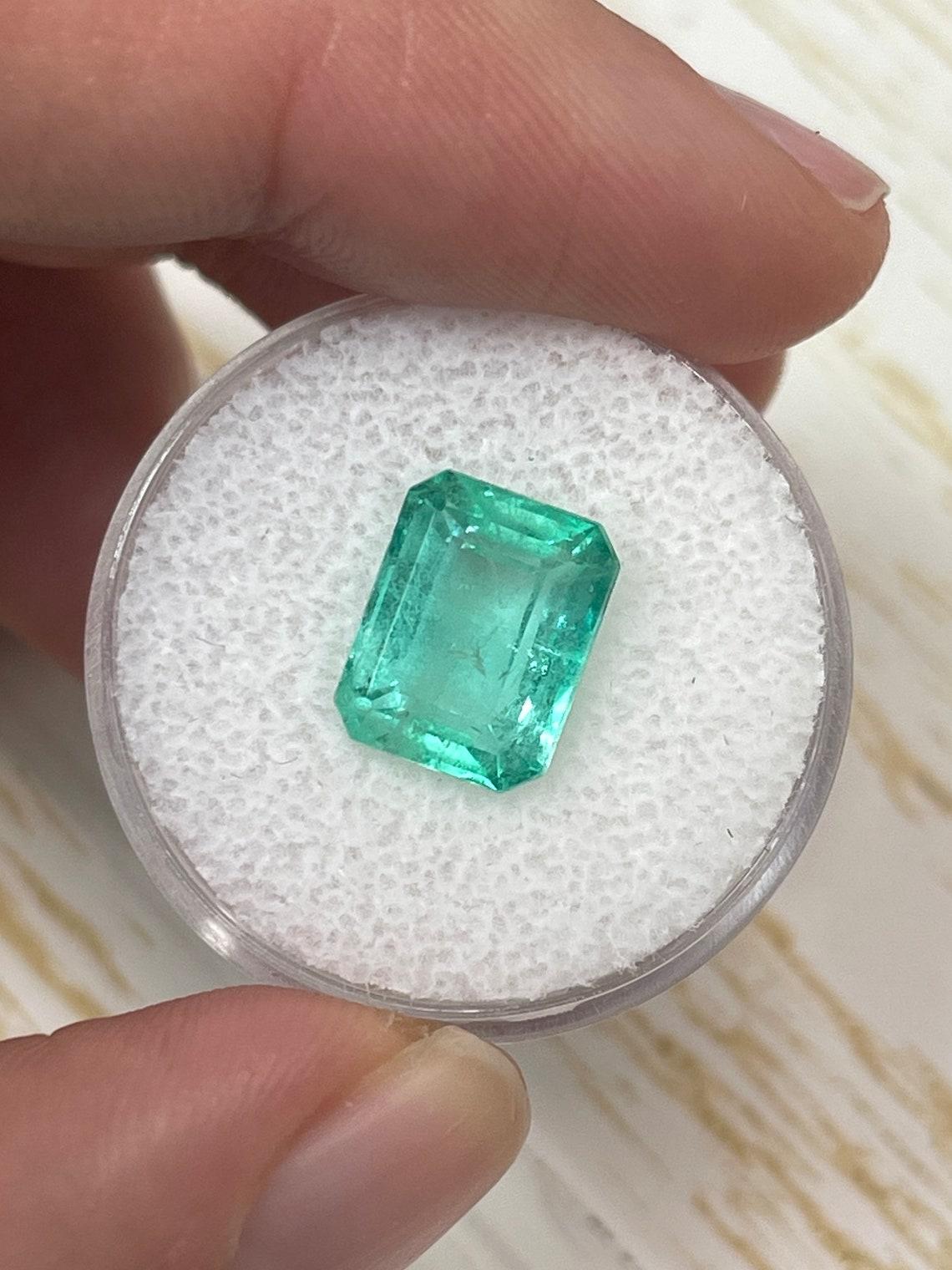 Modern 4.37ct Pastel Green Colombian Emerald 11x9mm Classic Cut Genuine May Birthstone For Sale