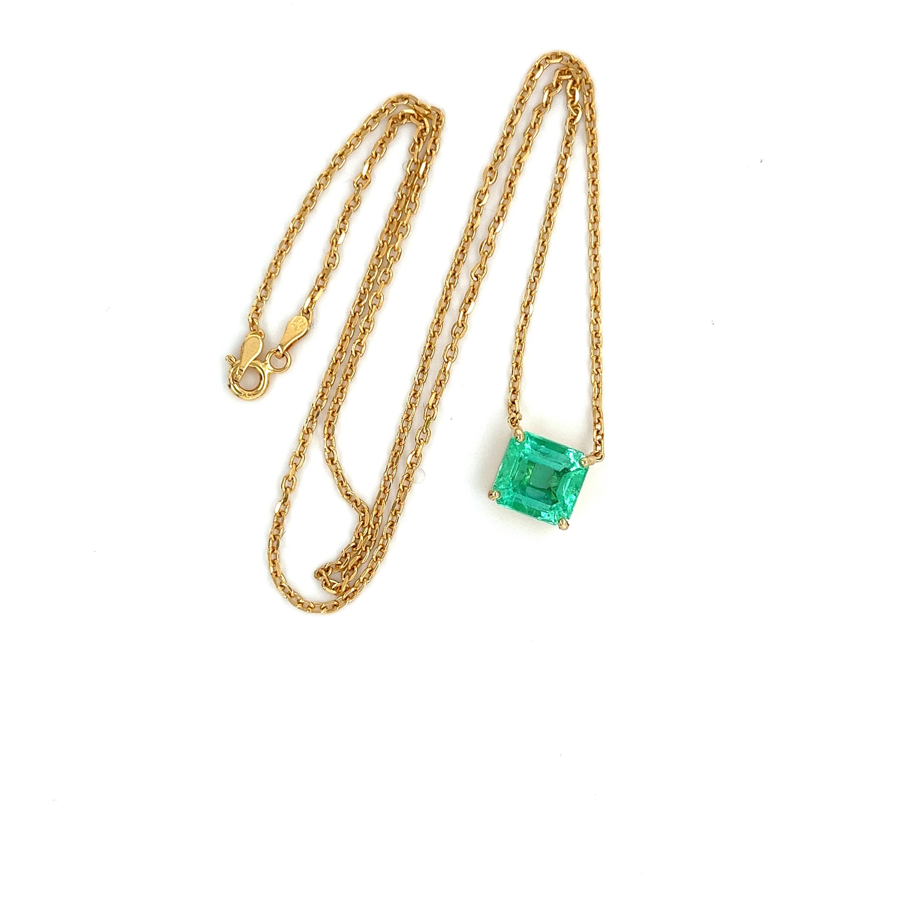 Emerald Cut 4.38 Carat Colombian Emerald in 18K Gold Floating Connecting Chain Necklace For Sale