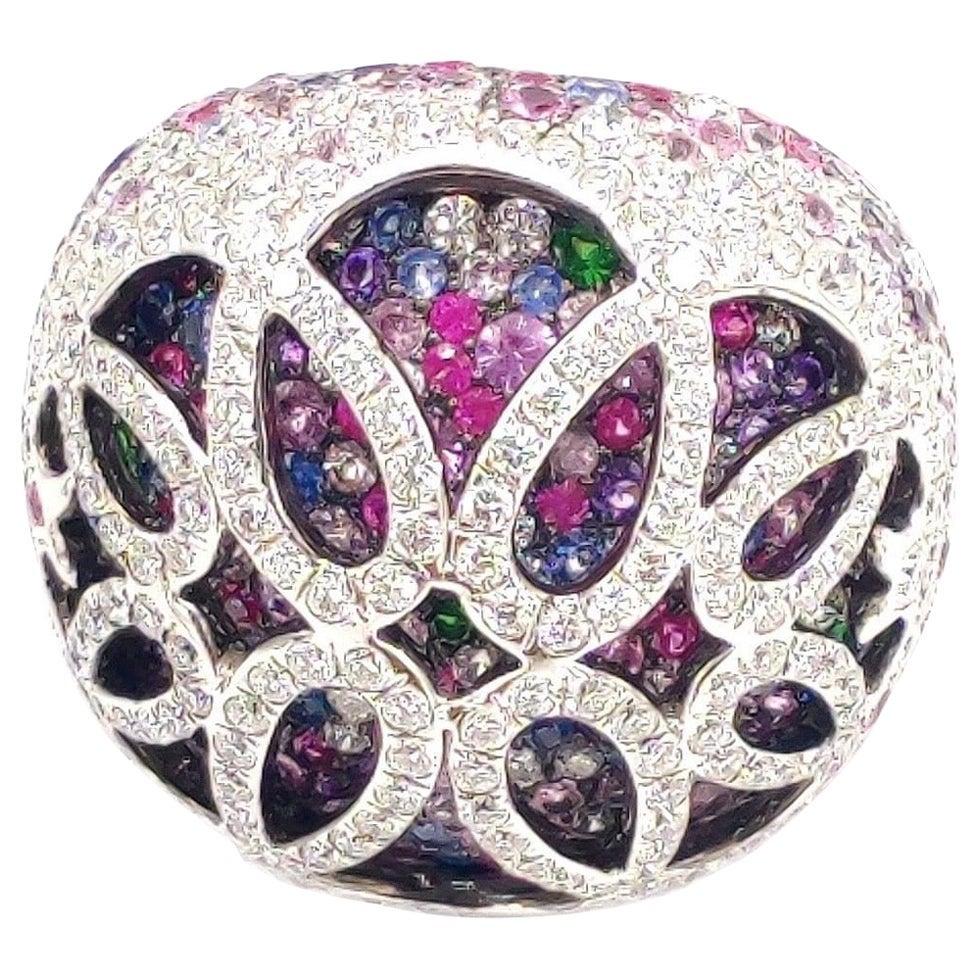 Bague en or blanc 18 carats avec plusieurs saphirs et diamants de 4,38 carats