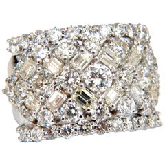 4.38 Carat Diamonds Cluster Ring Baguette and Rounds 18 Karat 4.38 Carat Diamonds Cluster Ring Baguette and Rounds 18 Karat
