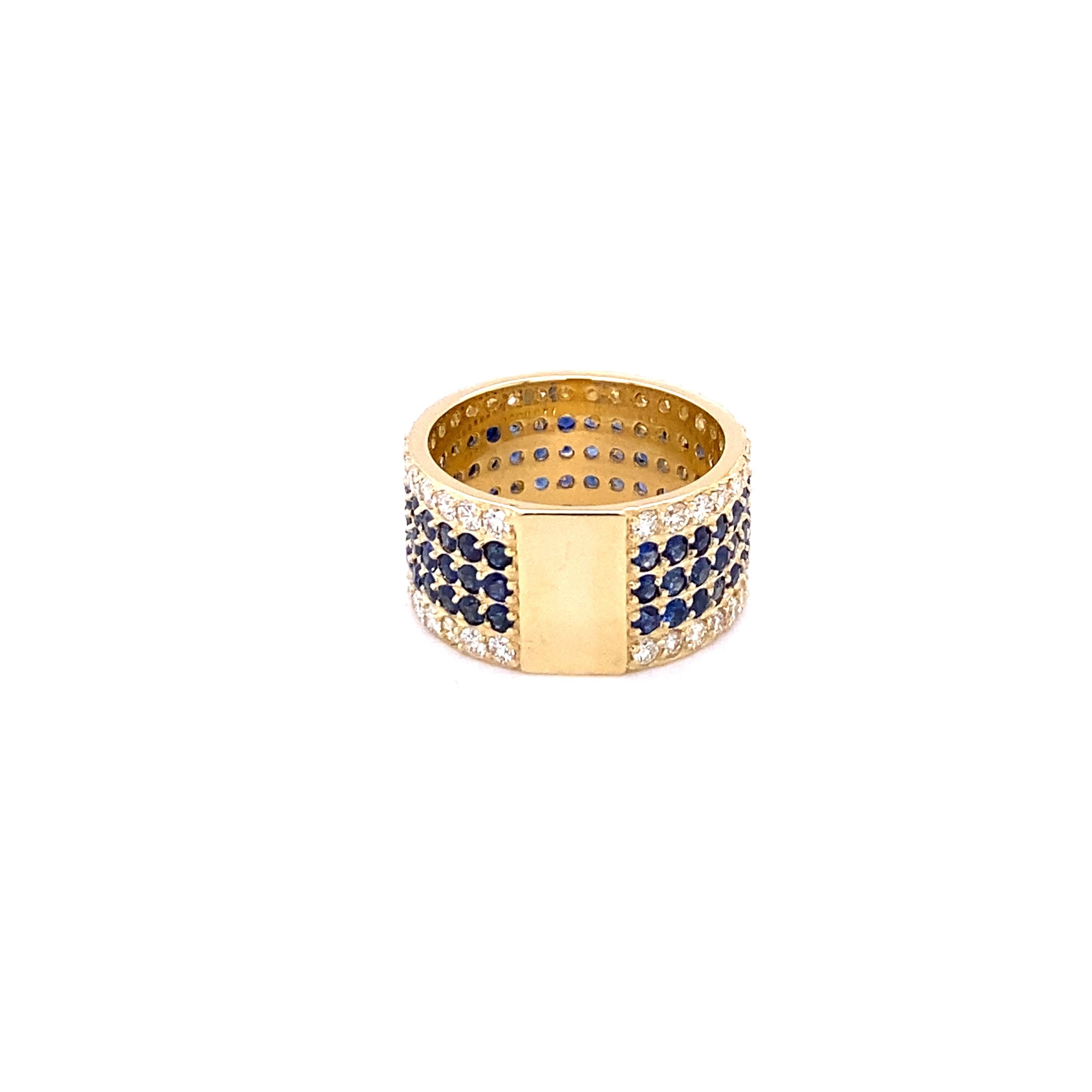 Contemporary 4.38 Carat Round Cut Blue Sapphire Diamond Band Yellow Gold For Sale