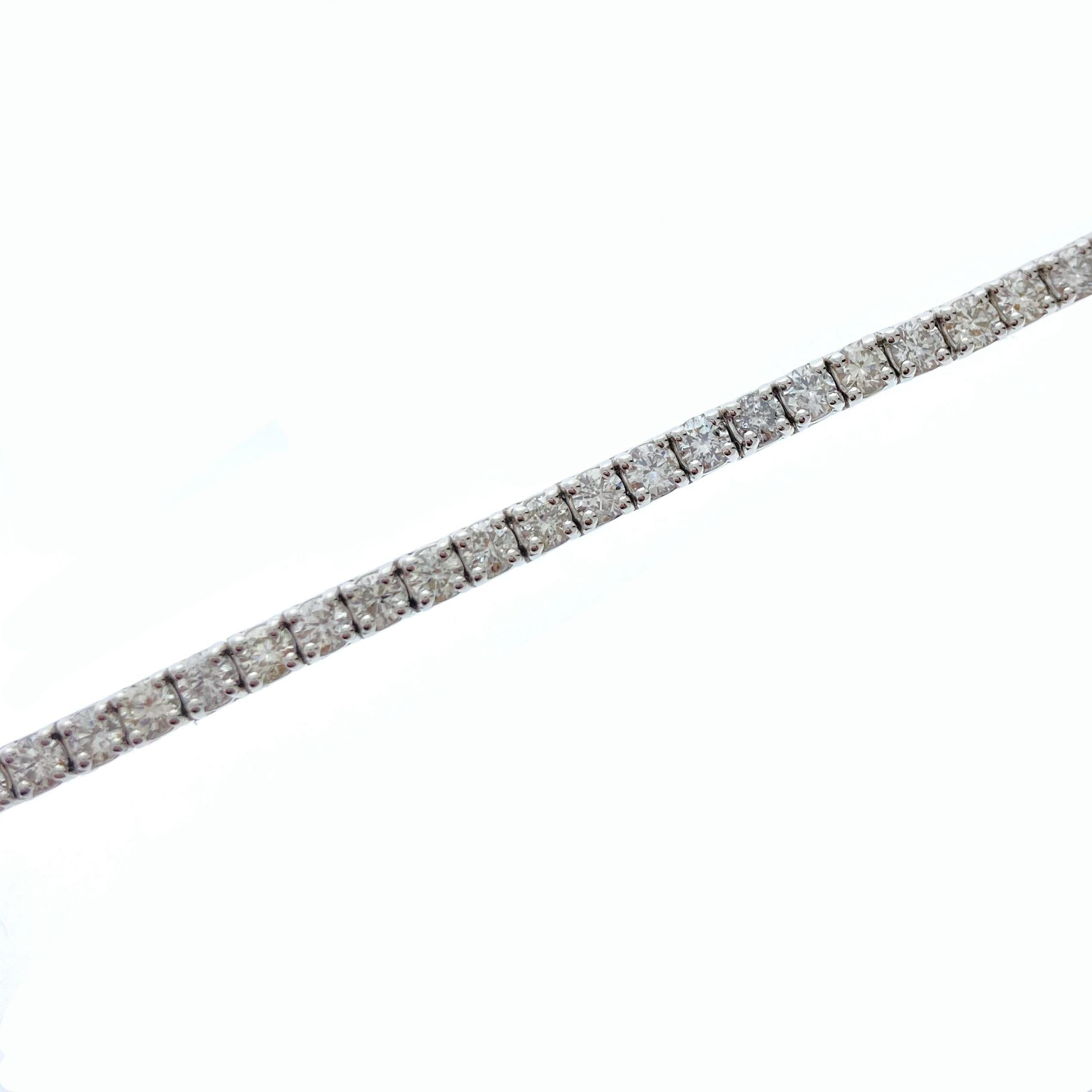 Contemporary 4.38 Carat Round Diamond Bracelets In 14k White Gold For Sale