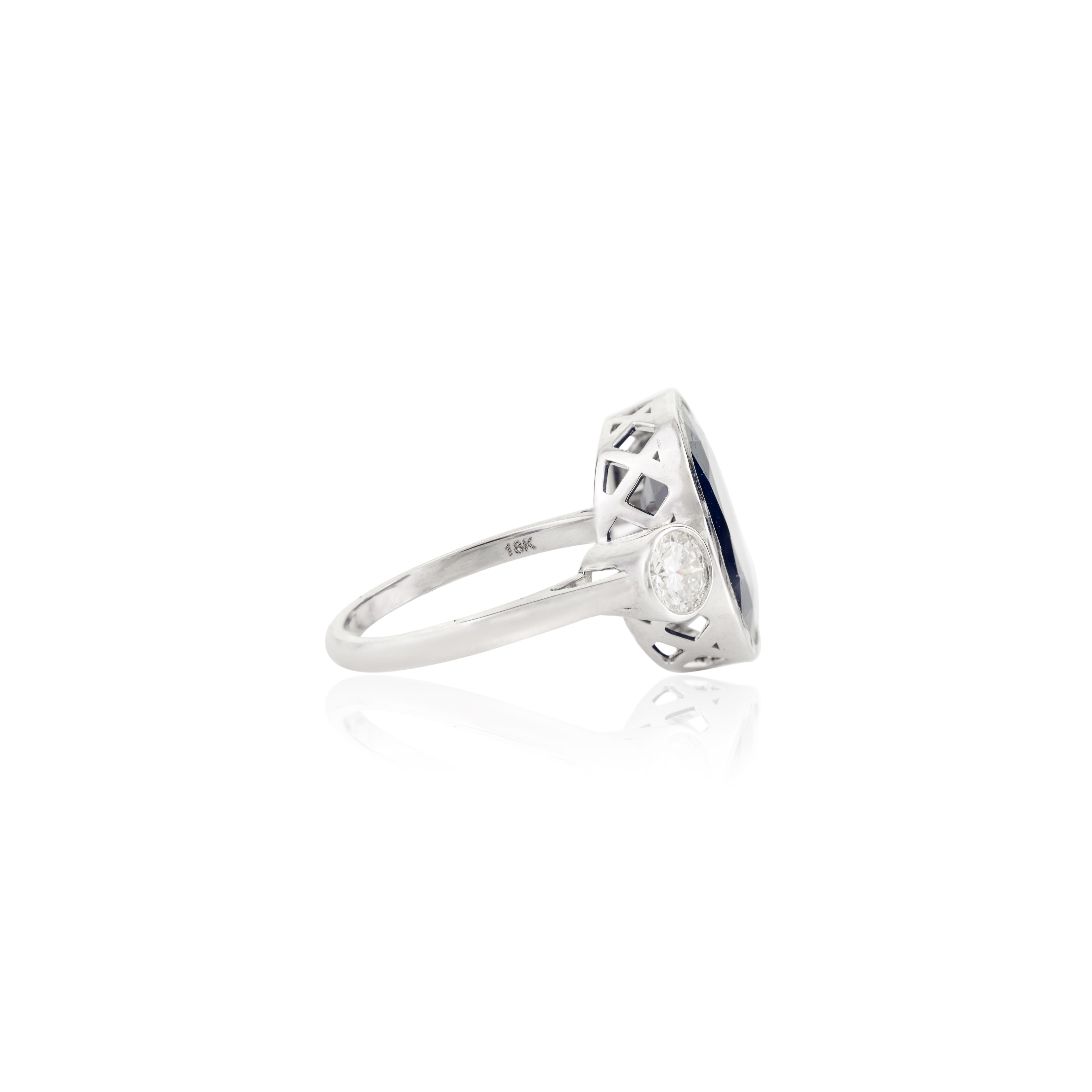 En venta: Anillo de tres piedras de oro blanco de 18 quilates con zafiro azul ovalado certificado de 4,38 quilates  6
