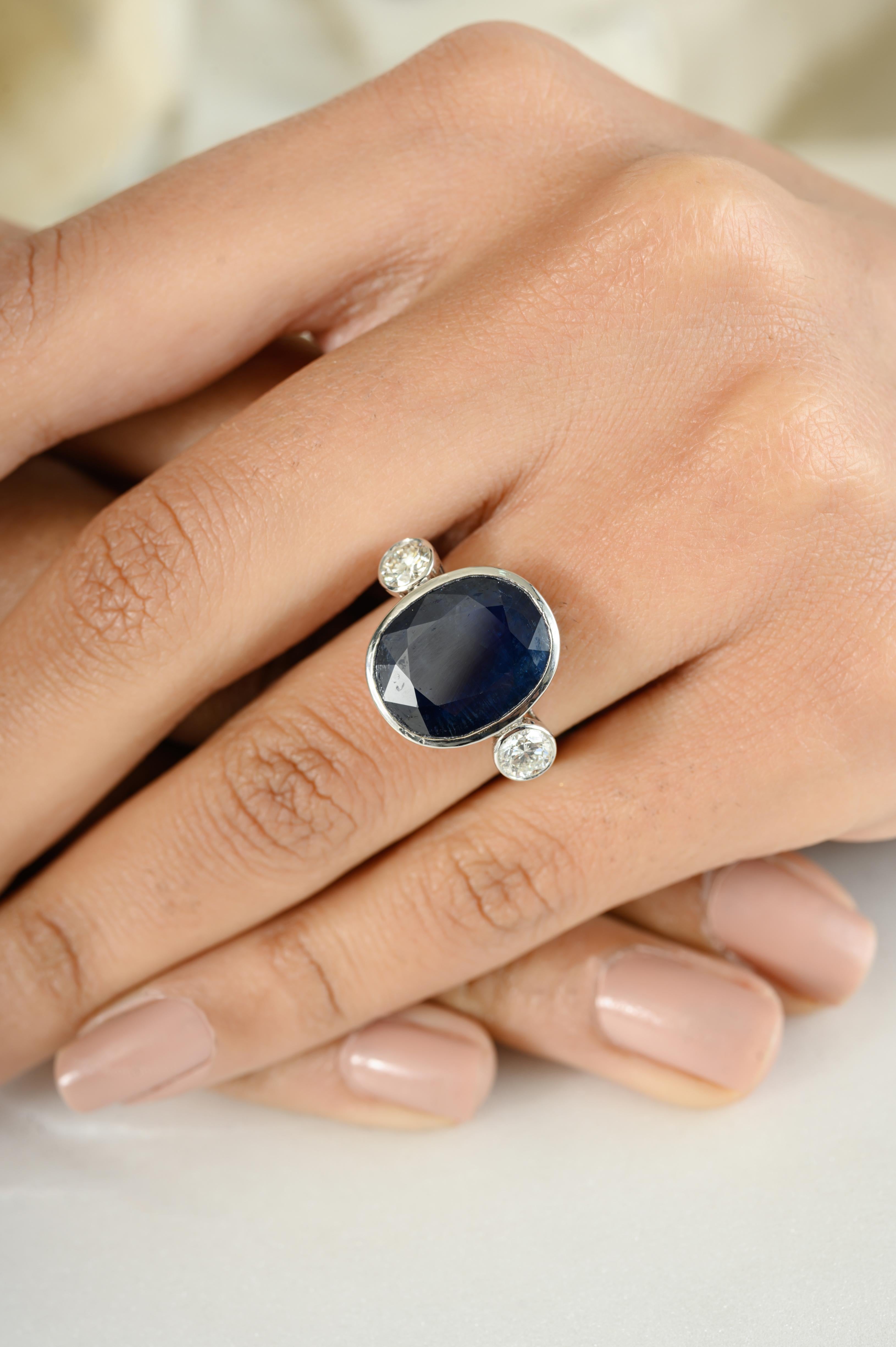 En venta: Anillo de tres piedras de oro blanco de 18 quilates con zafiro azul ovalado certificado de 4,38 quilates  3