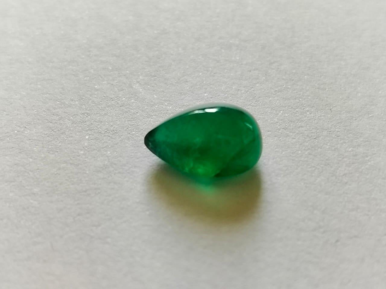 A Very Beautiful Zambia Emerald Pear Cabochon Loose Gemstone.
4.39 Carat with a elegant Green color and excellent clarity. Also has an great look with ideal polish to show great shine and color . It will look extraordinary in jewelry. The dimensions