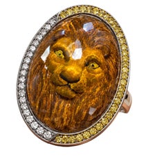 Bague « Lion » en or et argent, sertie de diamants jaunes et blancs de 4,39 carats et d'une topaze taillée à la main