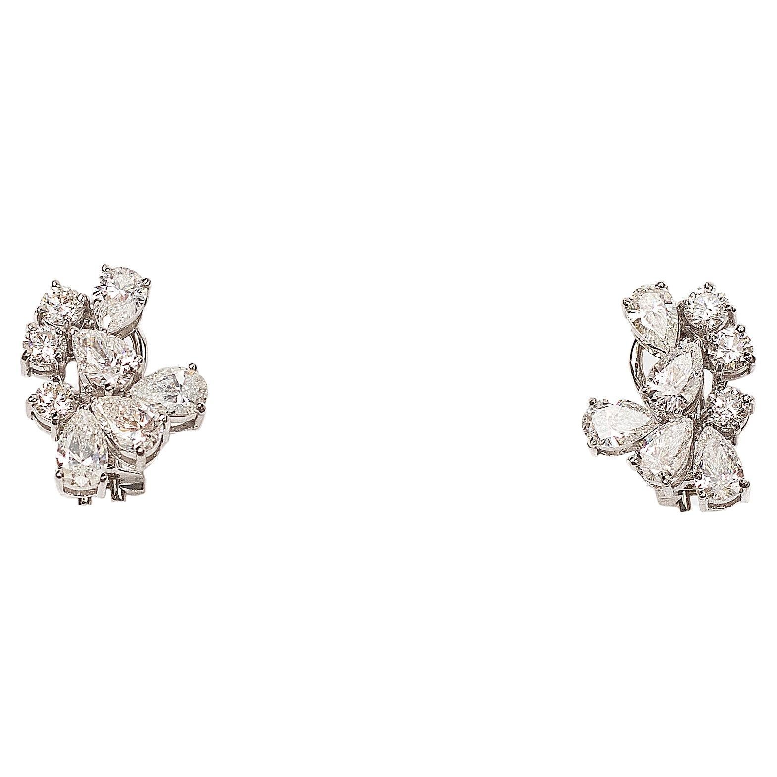 4.39 cts Diamond Earring Studs in 18K Gold For Sale
