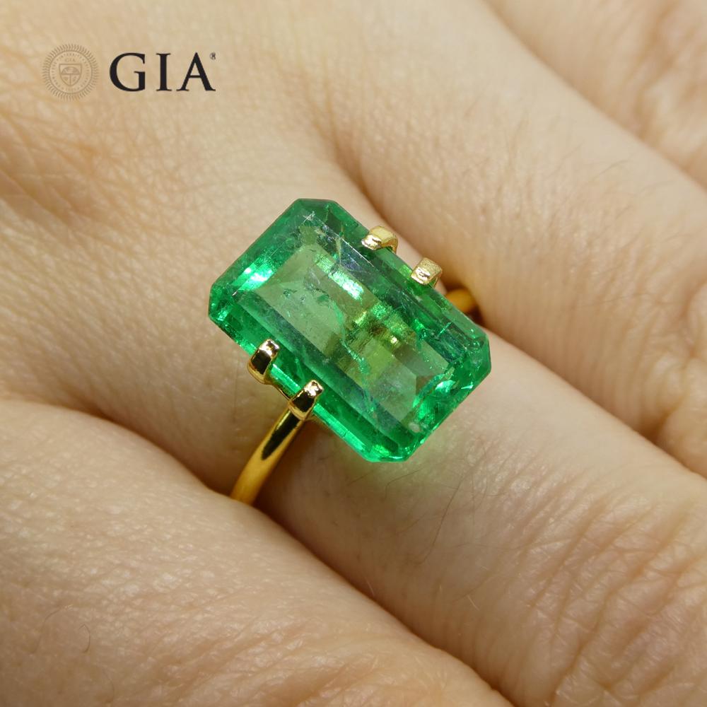 Octagon Cut 4.39ct Octagonal/Emerald Green Emerald GIA Certified Colombia   For Sale