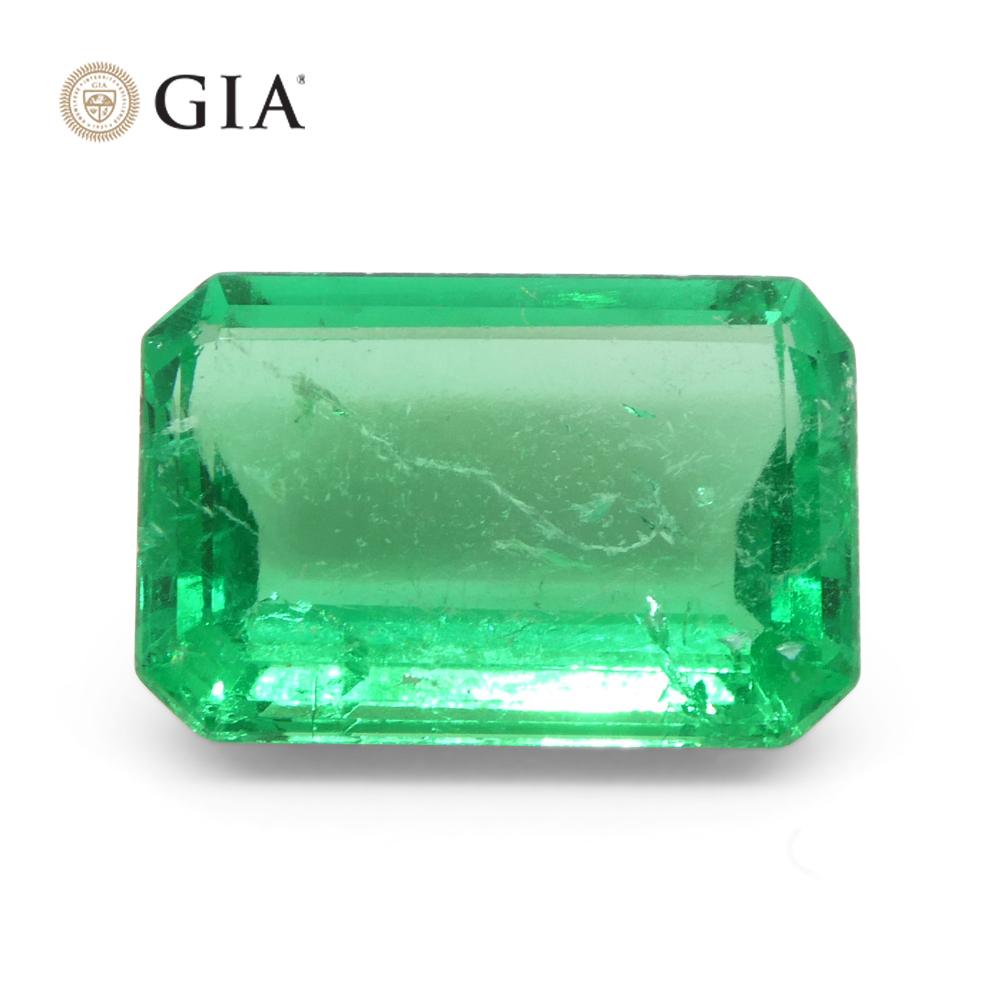 Women's or Men's 4.39ct Octagonal/Emerald Green Emerald GIA Certified Colombia   For Sale