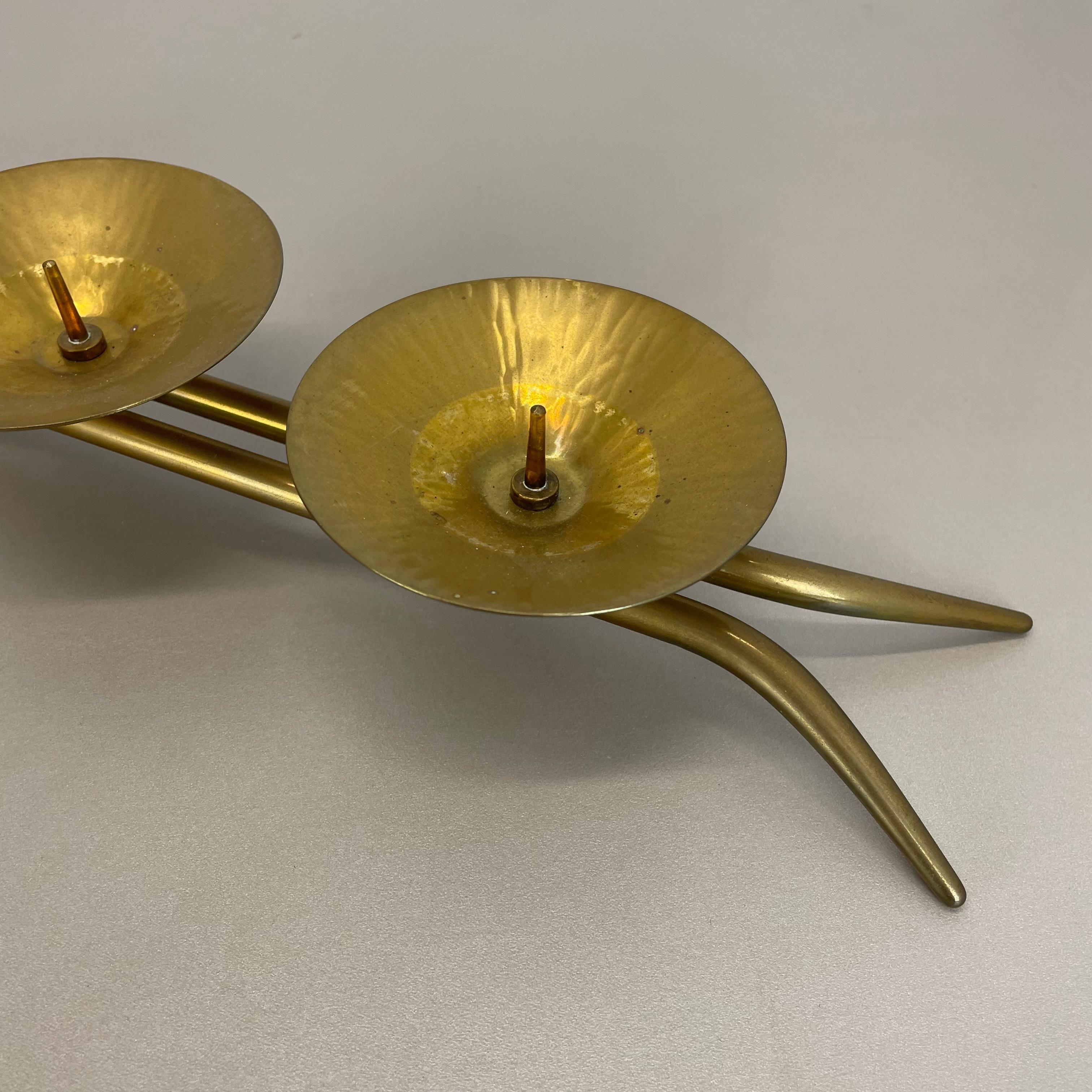 43cm Modernistischer Auböck Stil Brutalistischer Kerzenständer aus Messing, Österreich 1950er Jahre (20. Jahrhundert) im Angebot
