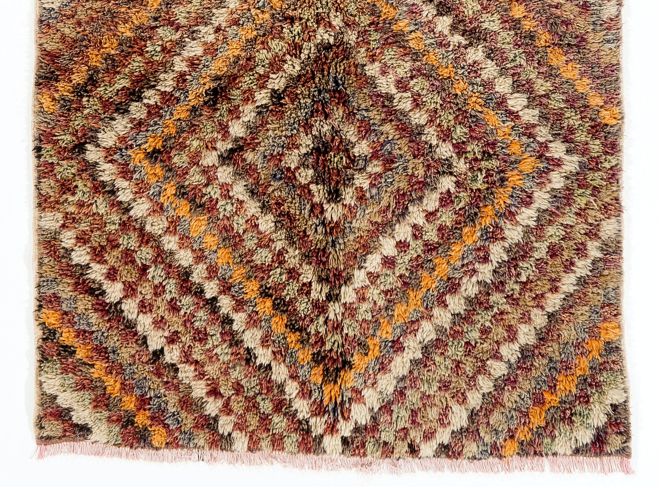 4.3x10 Ft Vintage Handmade Turkish Tulu Checkered Rug in Soft Colors, All Wool In Good Condition For Sale In Philadelphia, PA