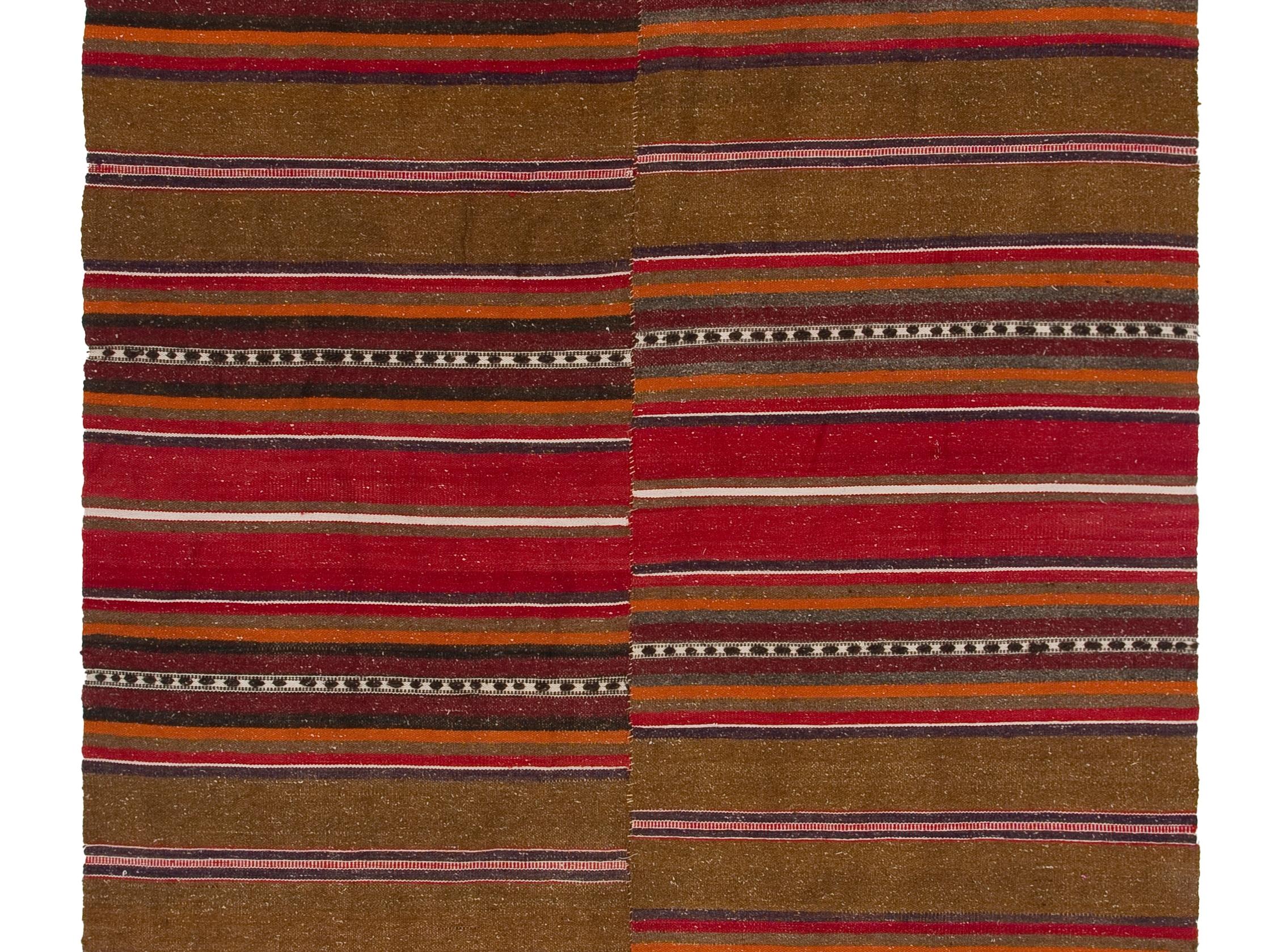 Caucasien 4.3x10.5 Ft Vintage Turkish Kilim. 100% laine. Tapis à motifs rayés à tissage plat en vente