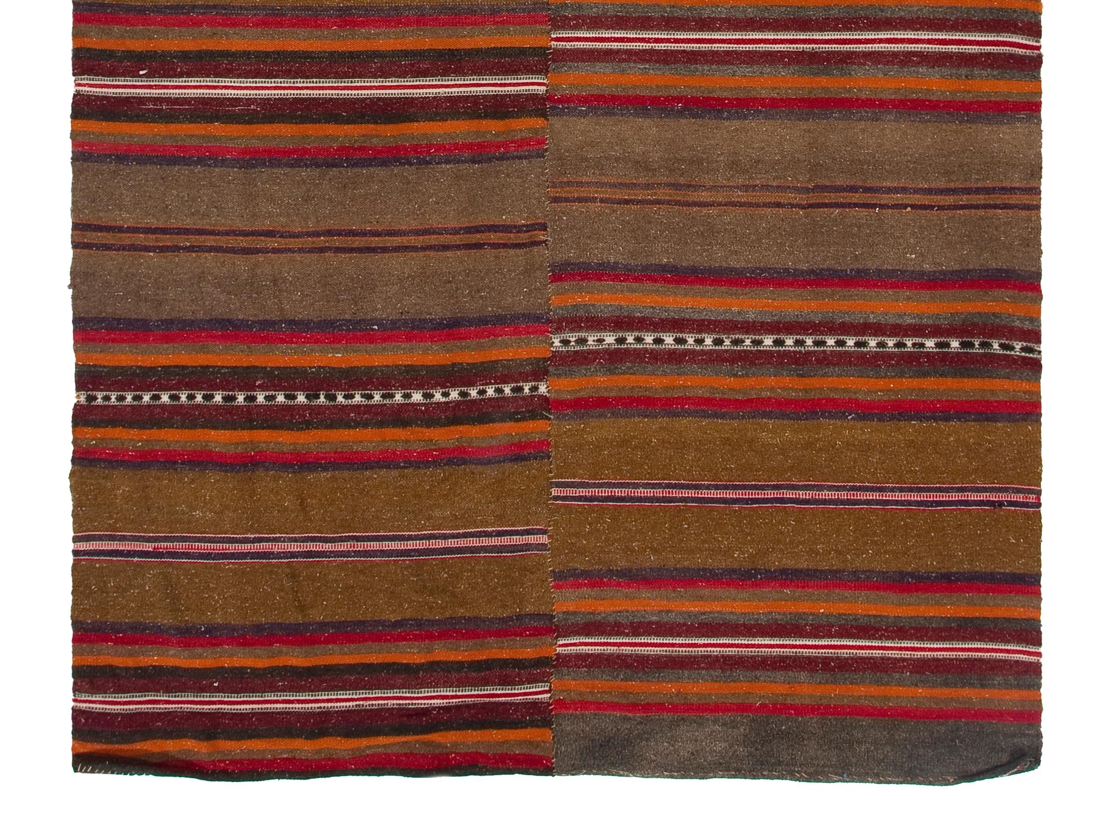 Tissé à la main 4.3x10.5 Ft Vintage Turkish Kilim. 100% laine. Tapis à motifs rayés à tissage plat en vente