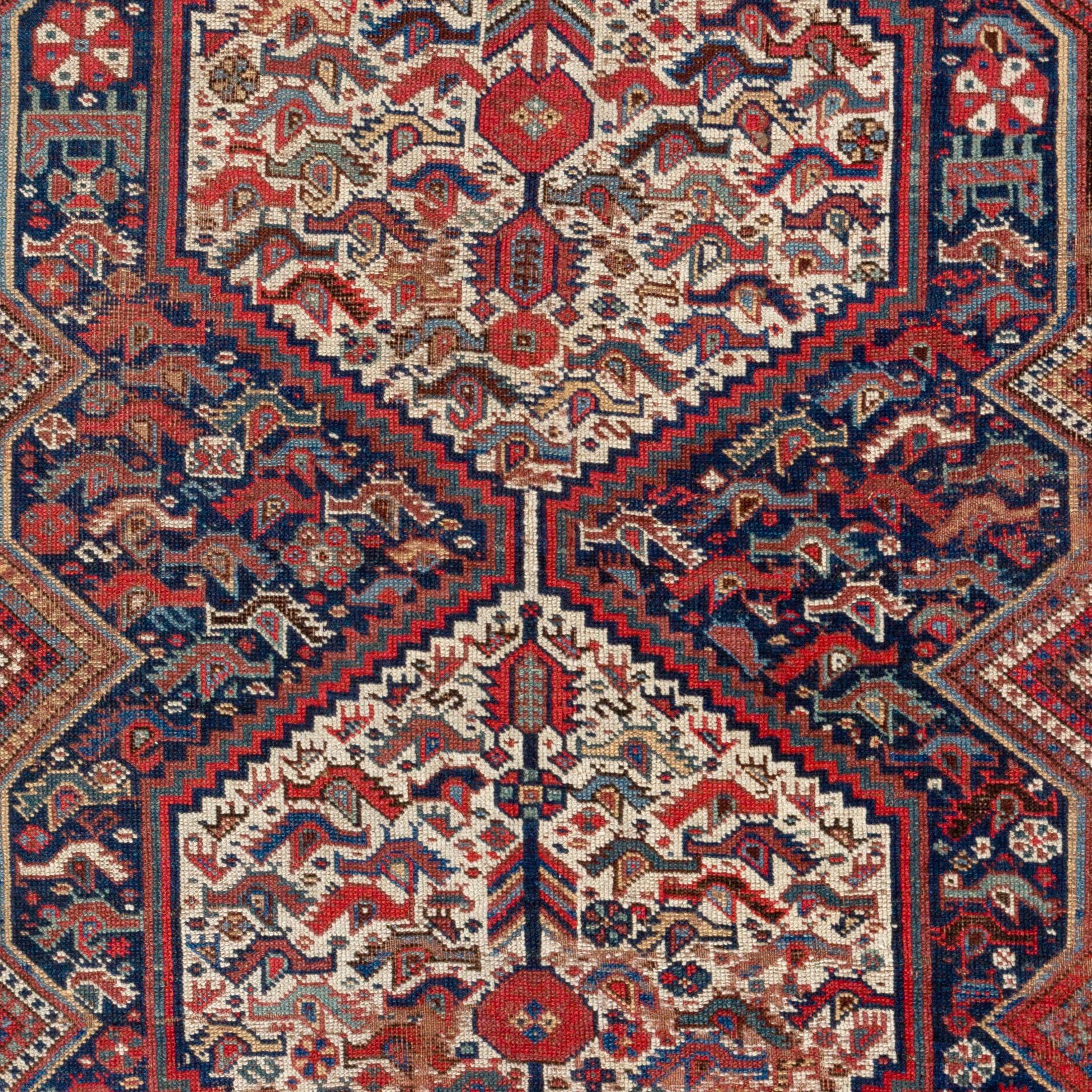 Antiker persischer Shiraz Qashqai-Teppich mit 4.3x5.7 Fuß, ca. 1890, 100 % Wolle (Persisch) im Angebot