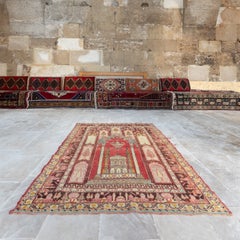 Semi antiker handgefertigter Cappadocia-Woll-Gebetteppich mit 4.3x6 Fuß aus der Türkei. Um 1940