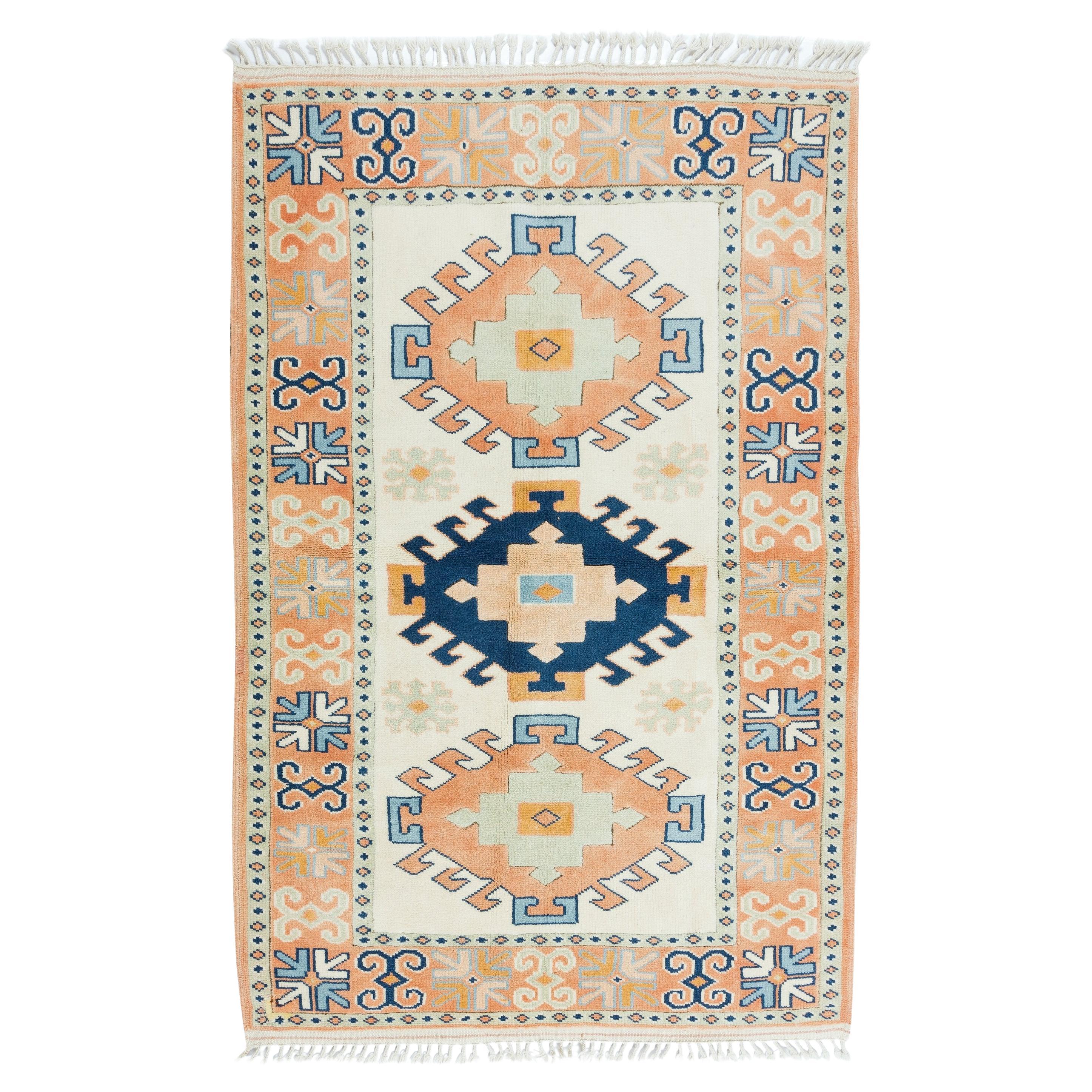 Moderner handgefertigter türkischer geometrischer Teppich aus Wolle in 4.3x6,5 Ft für Wohn- und Bürodekor