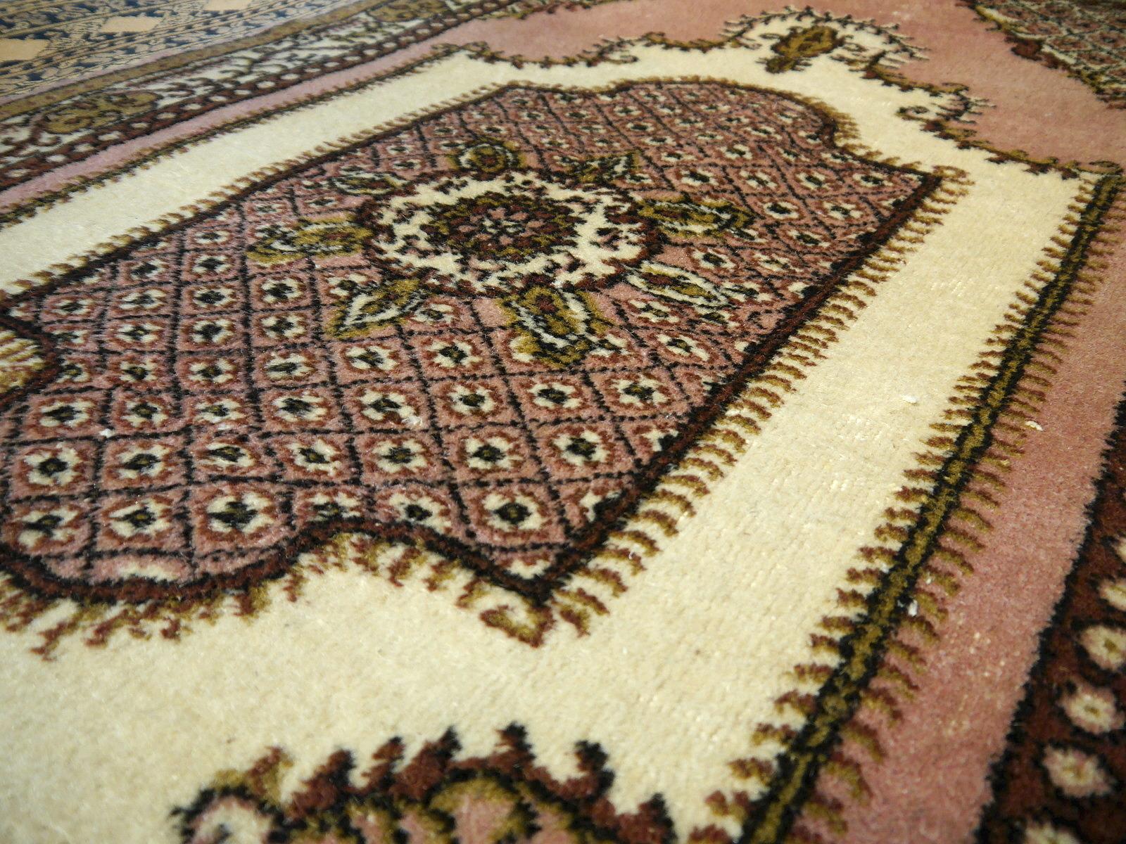 Hand-Knotted 4'3