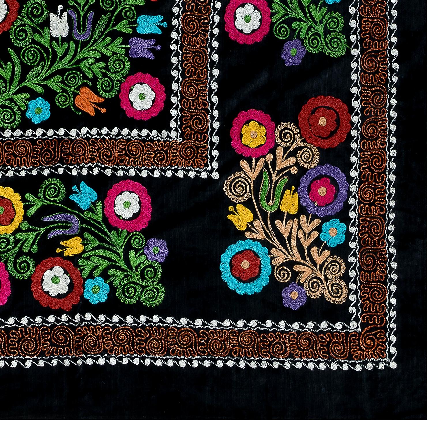 Embroidered 4.3x6.8 Ft Silk Embroidery Bed Cover, Black Wall Hanging, Vintage Suzani Throw For Sale
